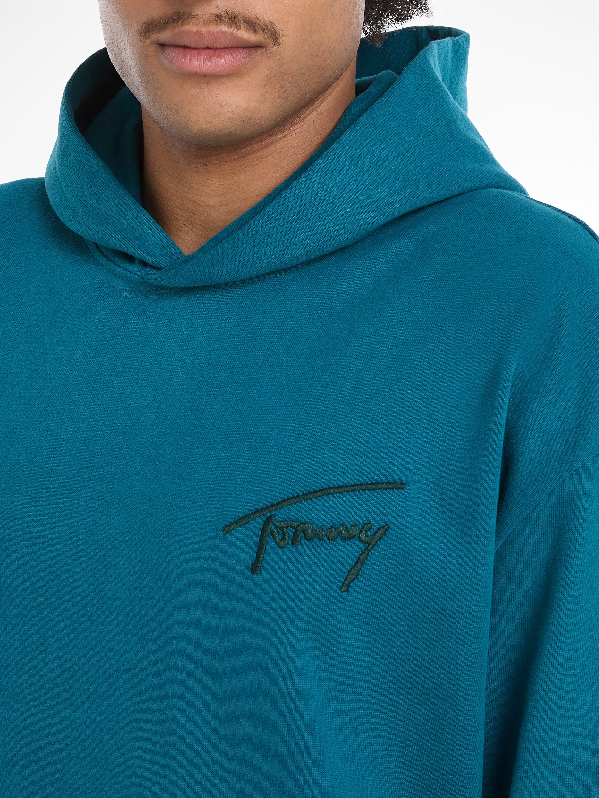 TOMMY JEANS Hoodie TJM RLX SIGNATURE HOODIE EXT met geborduurd handtekening-logo