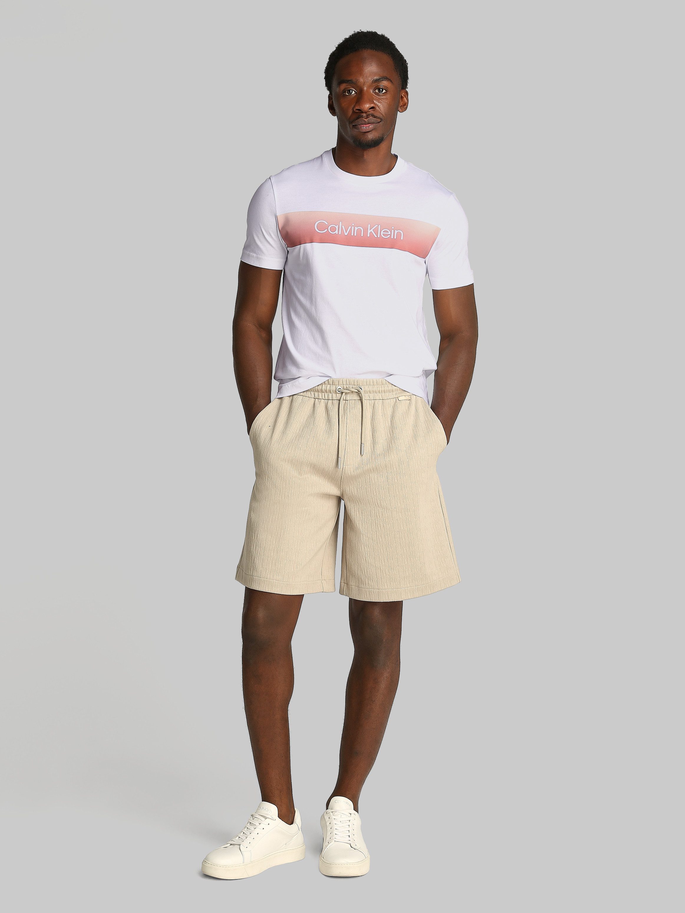 Calvin Klein T-shirt LINEAR OMBRE CHEST LOGO T-SHIRT