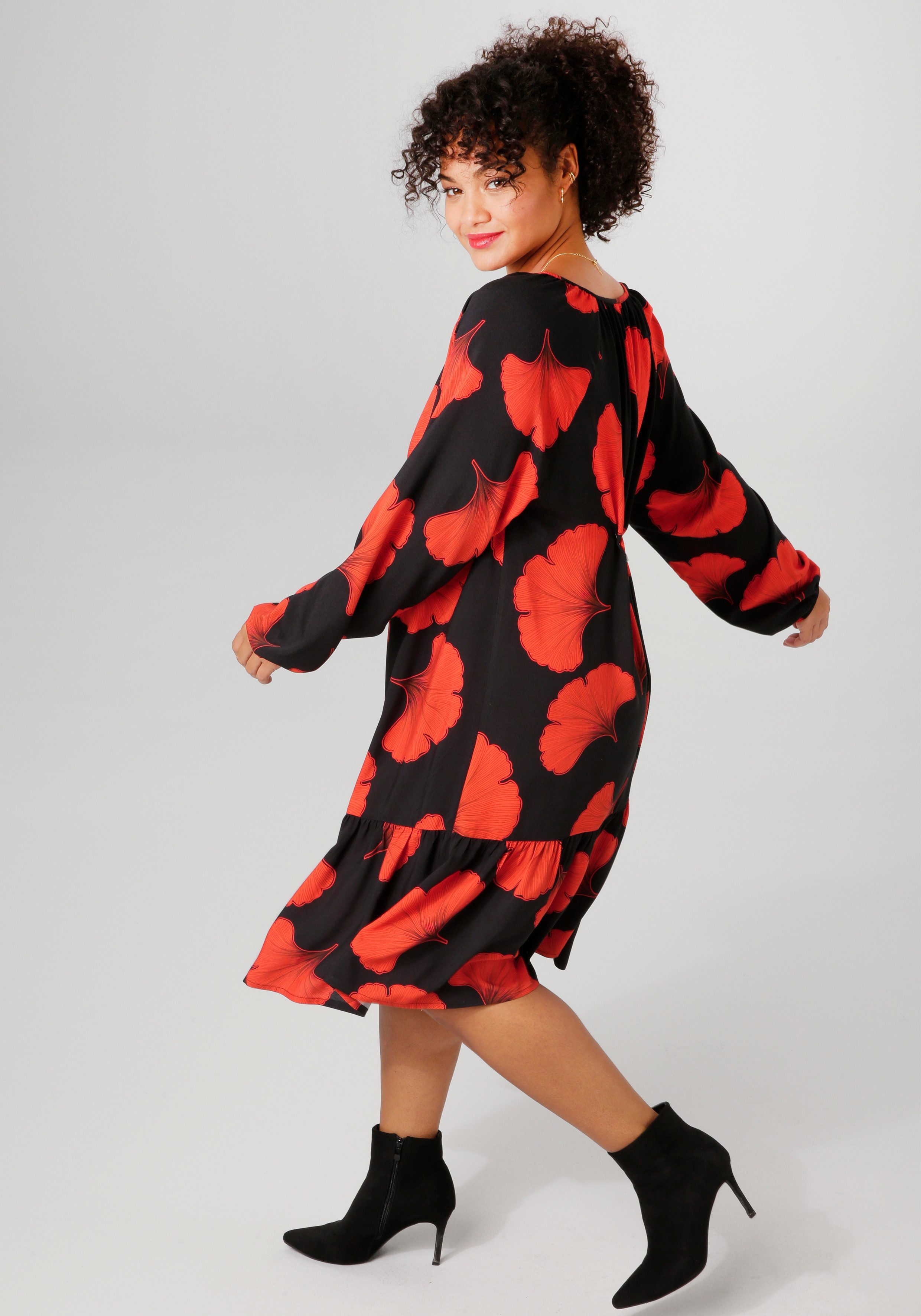 Aniston PLUS Zomerjurk Met grootbloemige print