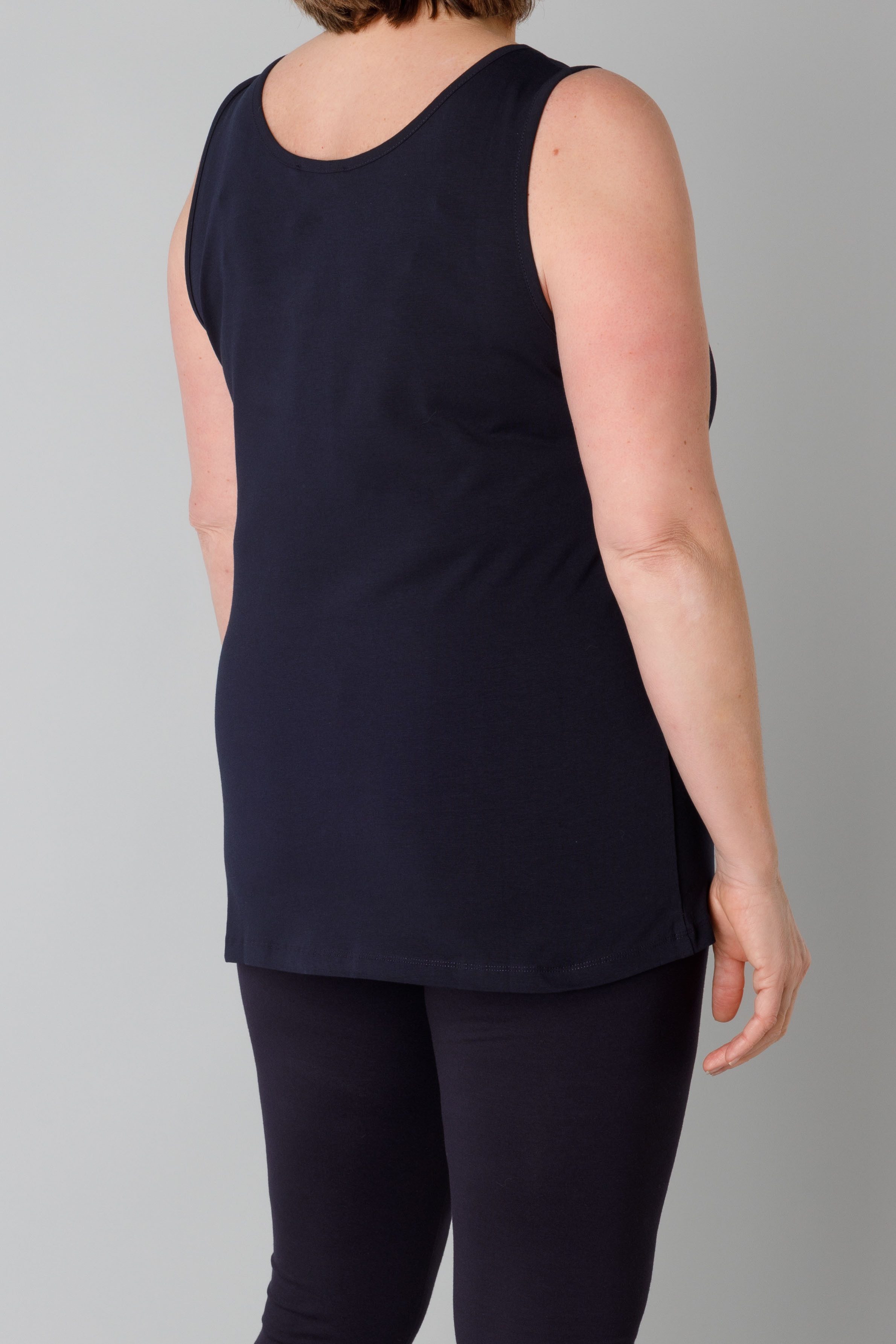 Base Level Curvy Tanktop in grote maten