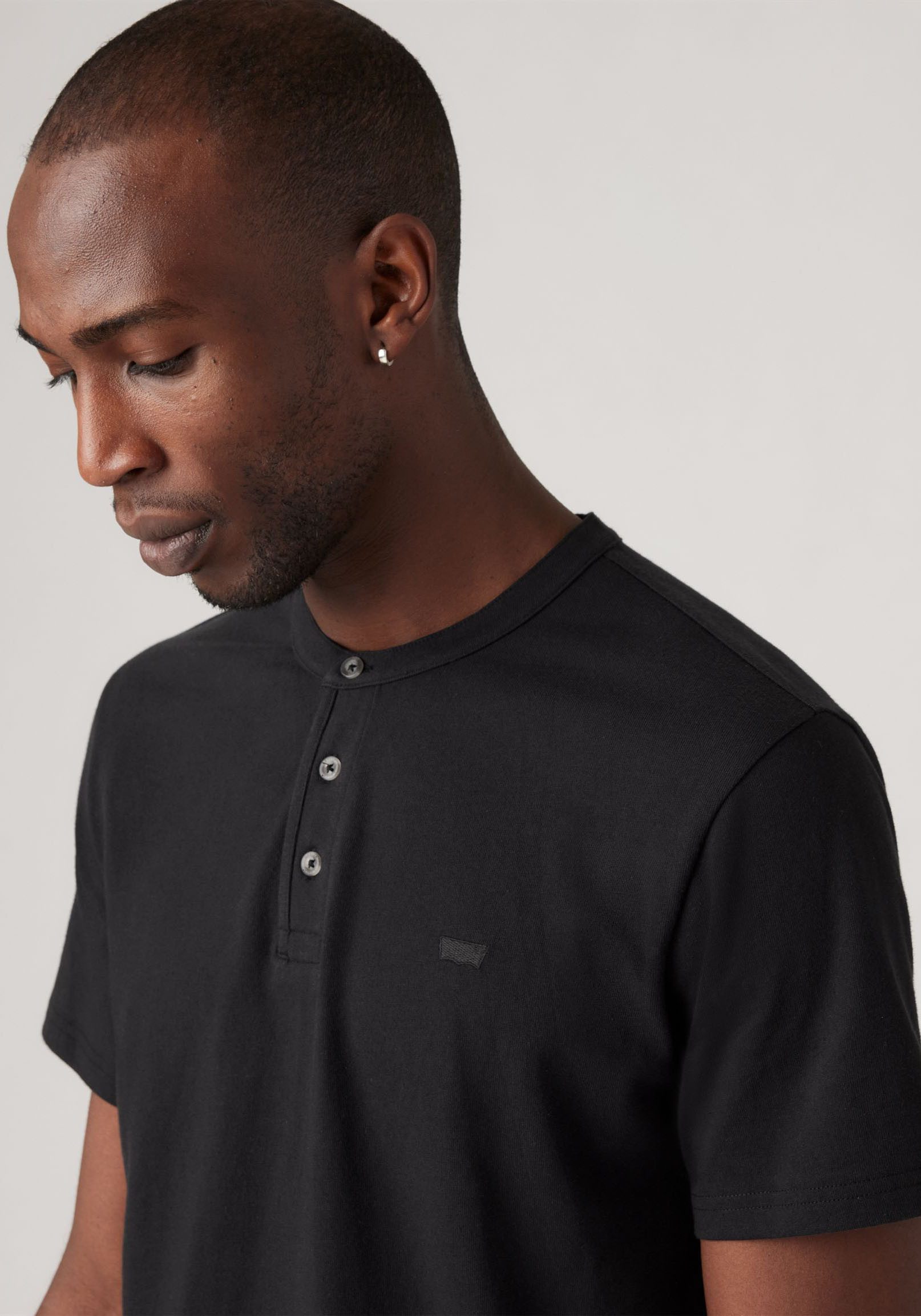 Levi's® Henleyshirt met geborduurd logo