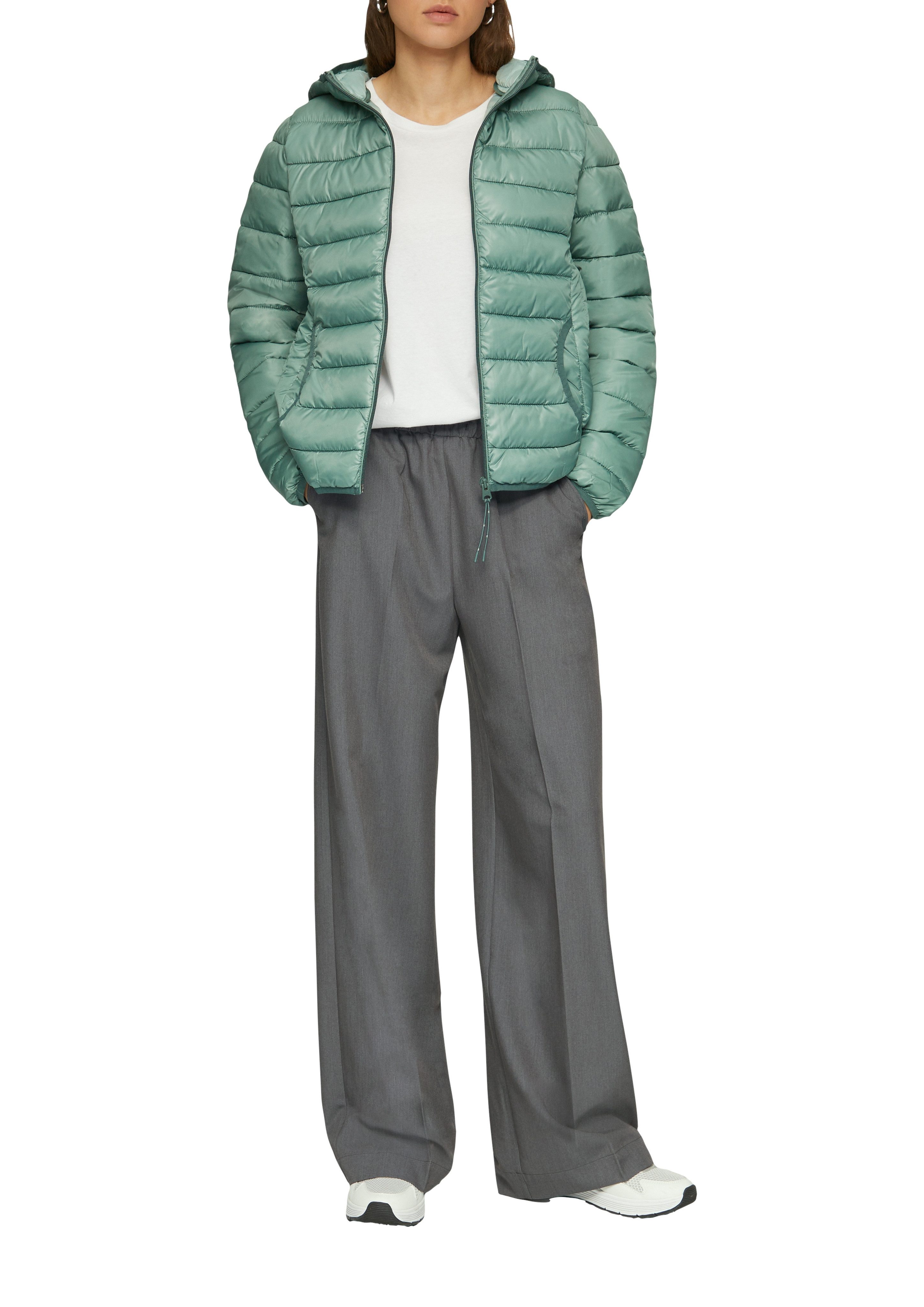 Q/S designed by Outdoorjack met een capuchon