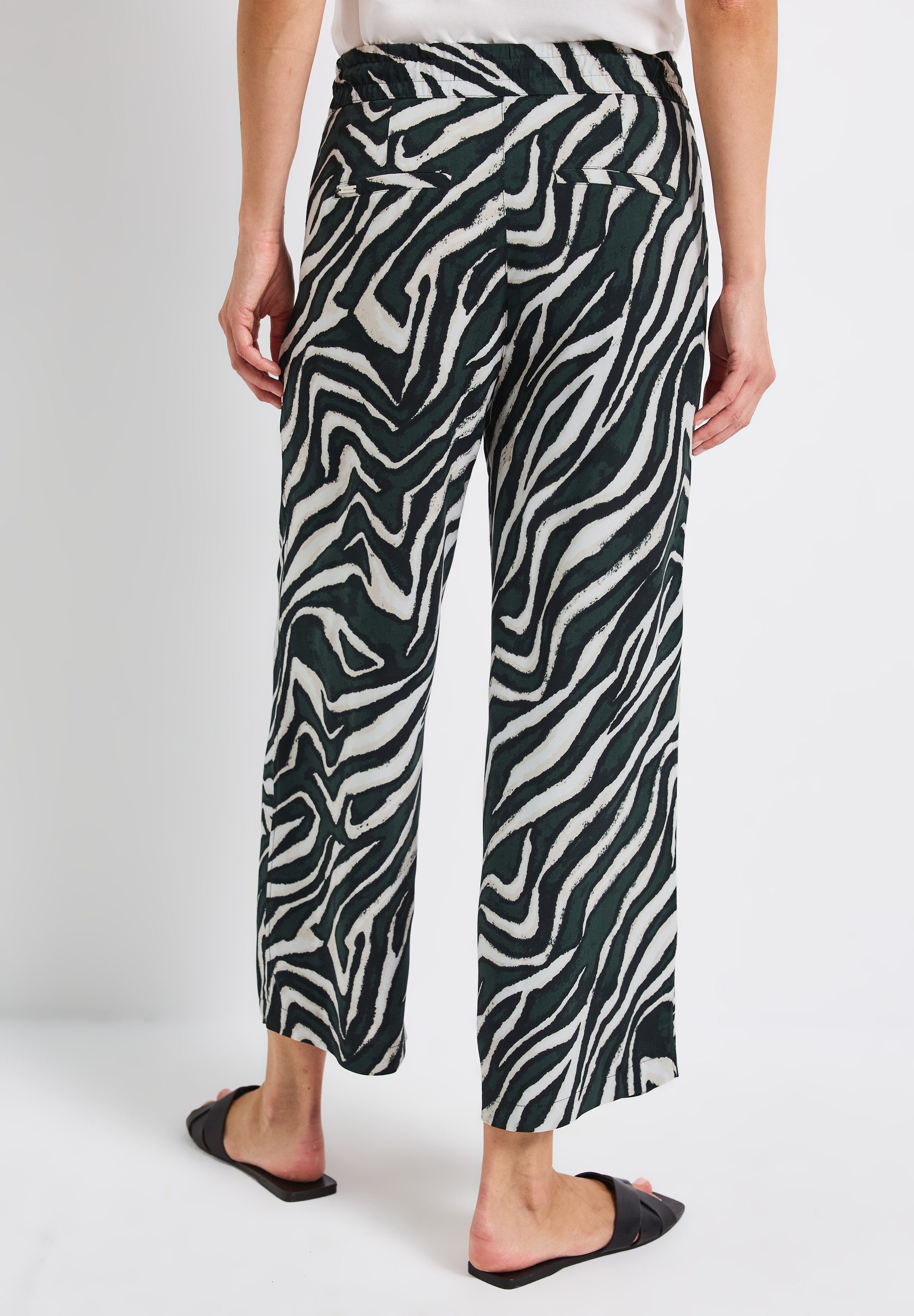 STREET ONE Stoffen broek Style Emee met elastische tailleband en tunnelkoord, met grafisch patroon
