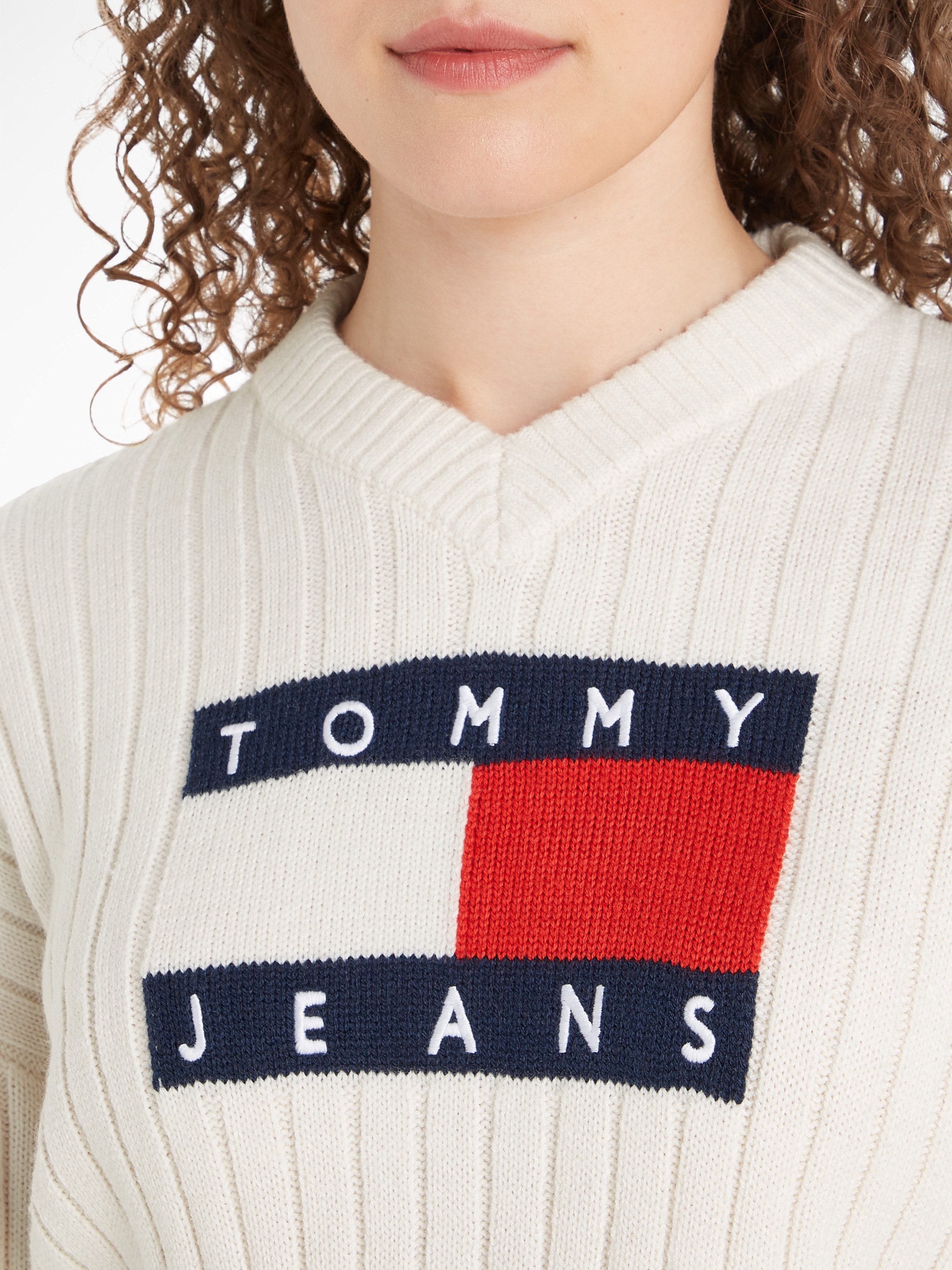 TOMMY JEANS Gebreide trui TJW VNCK CENTER FLAG SWEATER EXT