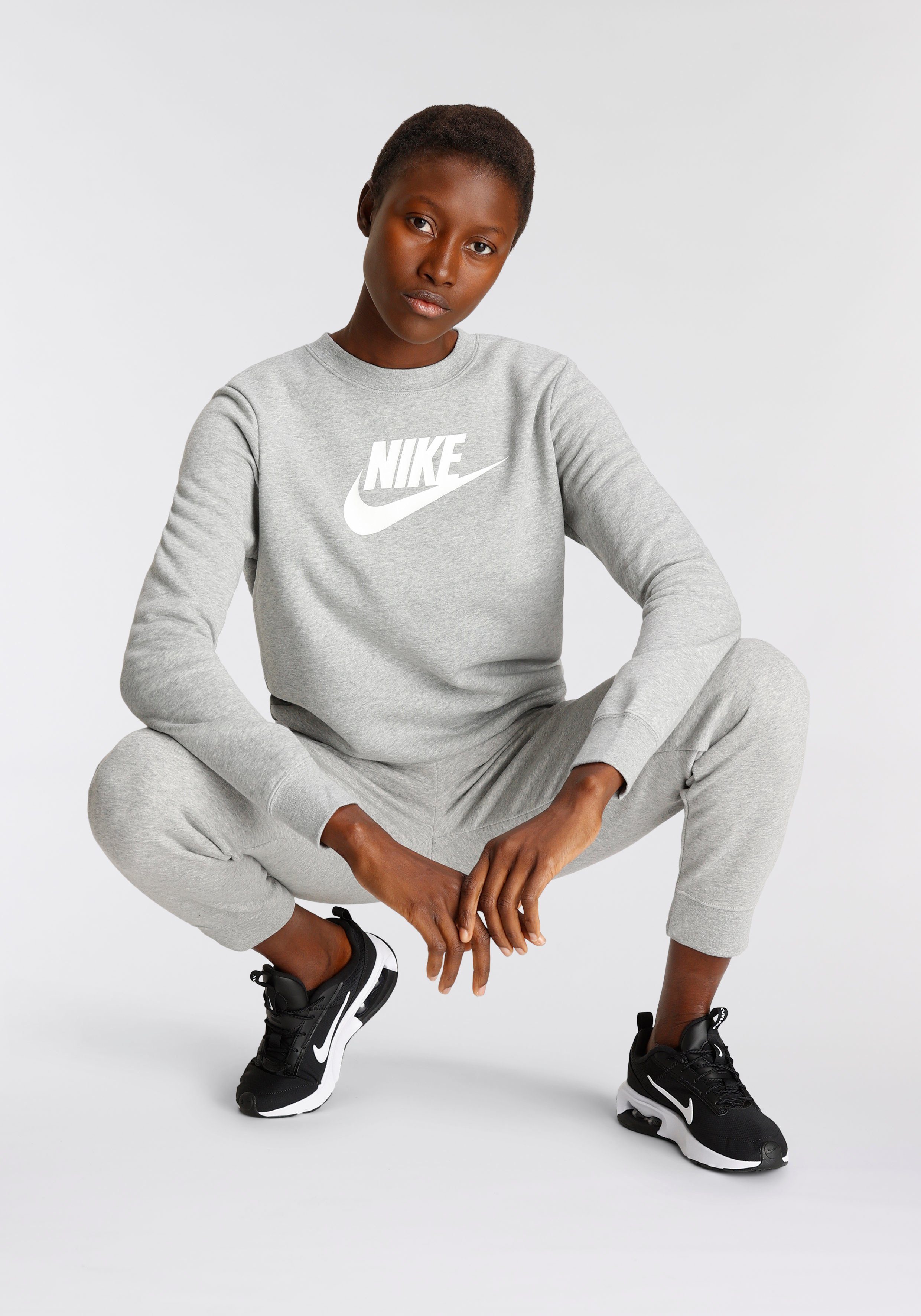 Nike Sportswear Sweatshirt Club Fleece Women's Logo Crew-Neck Sweatshirt