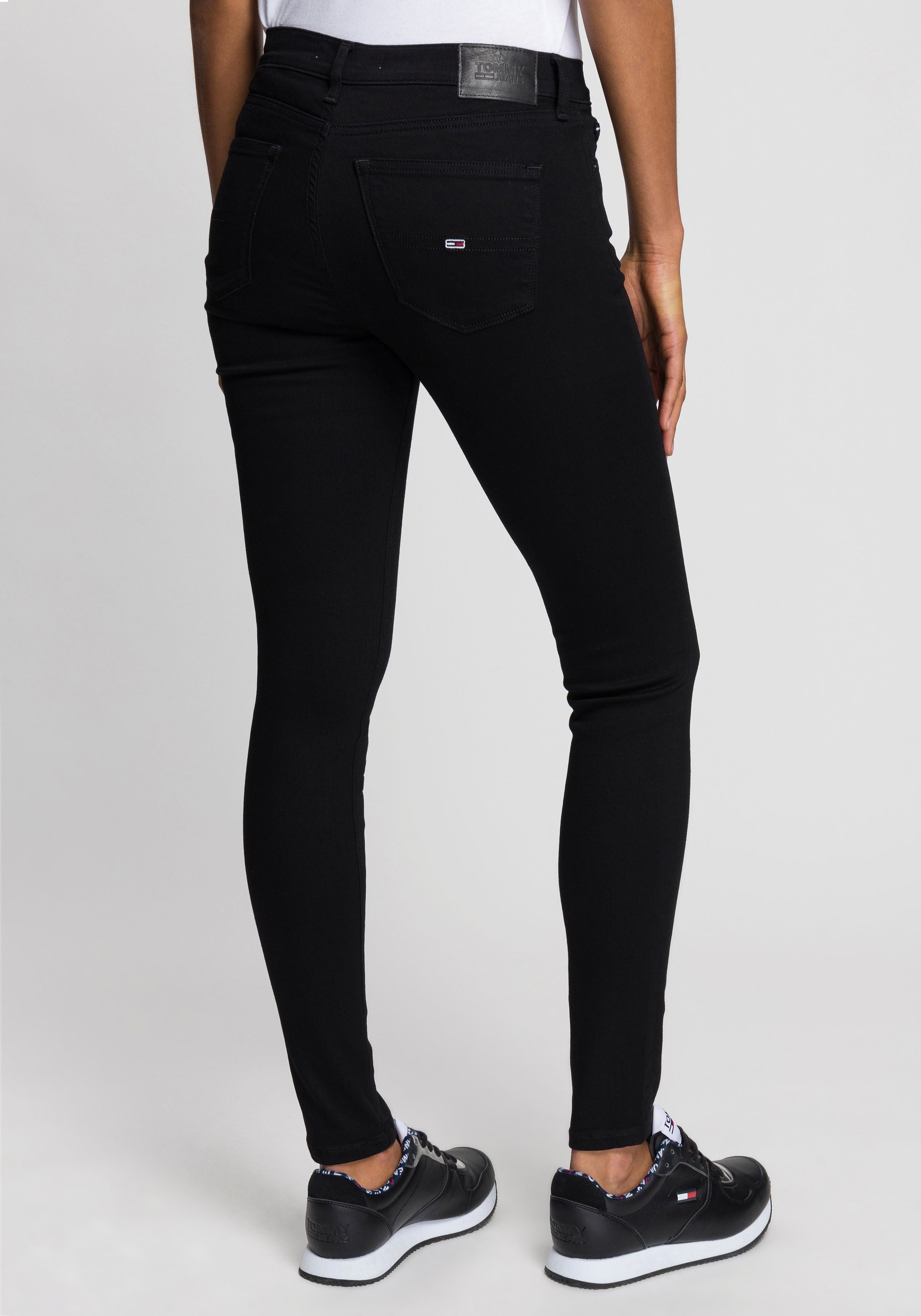 TOMMY JEANS Skinny fit jeans Nora Mid Rise Skinny Fit met tommy jeans-logobadge & borduursels