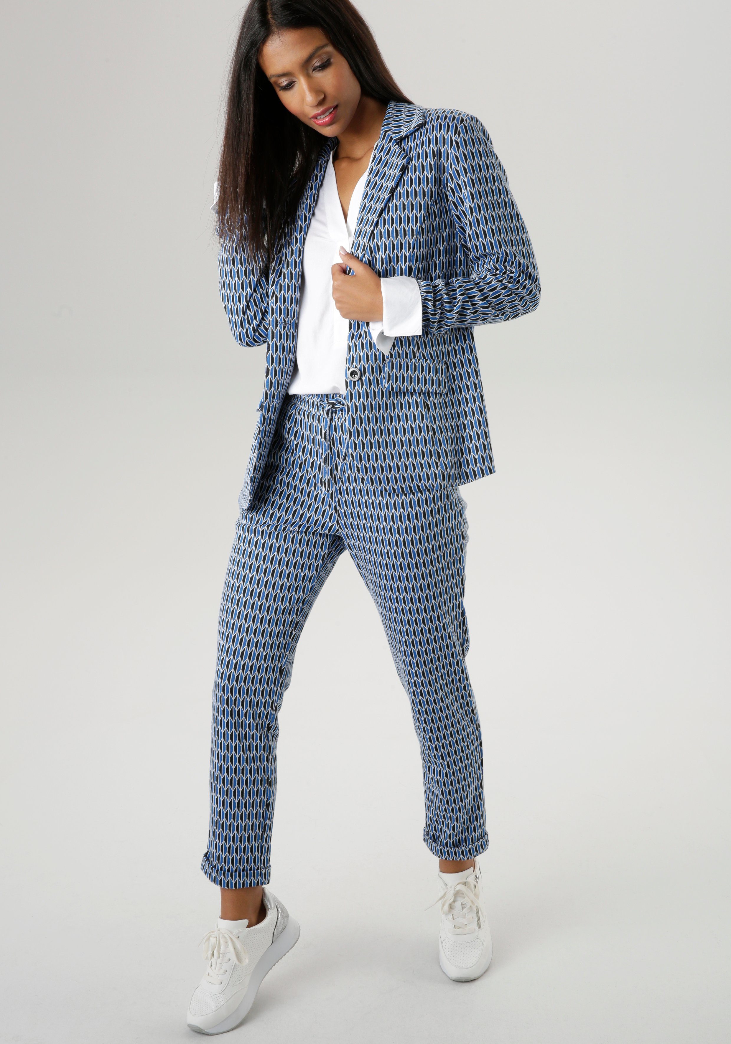 Aniston SELECTED Korte blazer met grafisch all-over motief