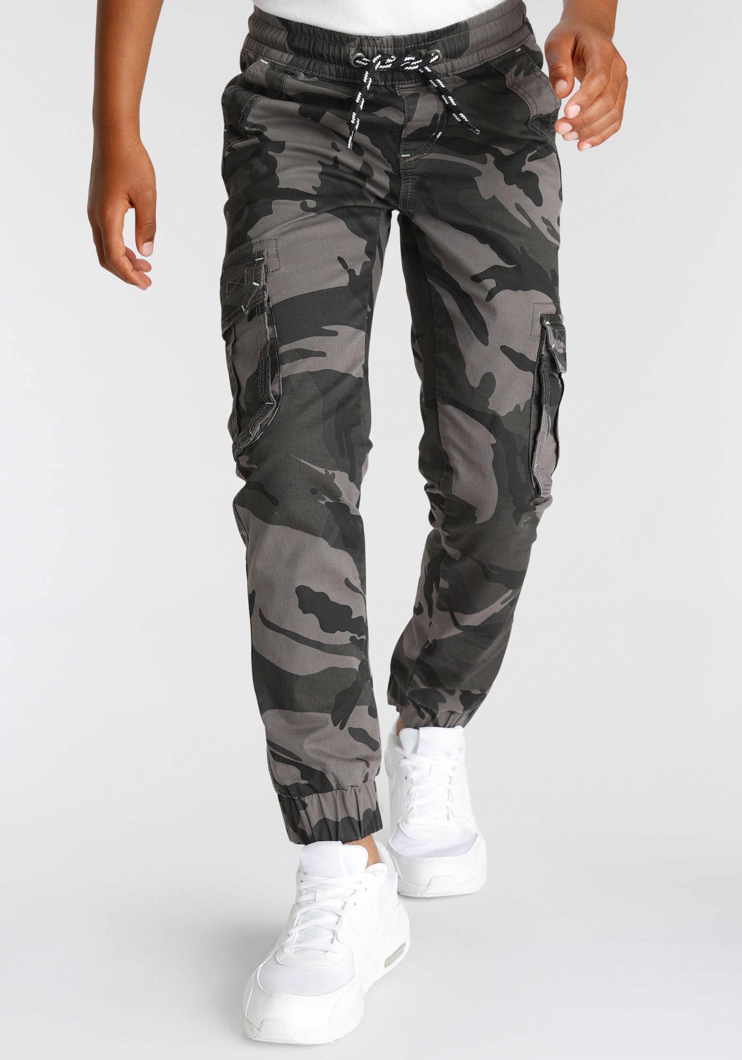 KIDSWORLD Cargobroek In coole camouflagekleur