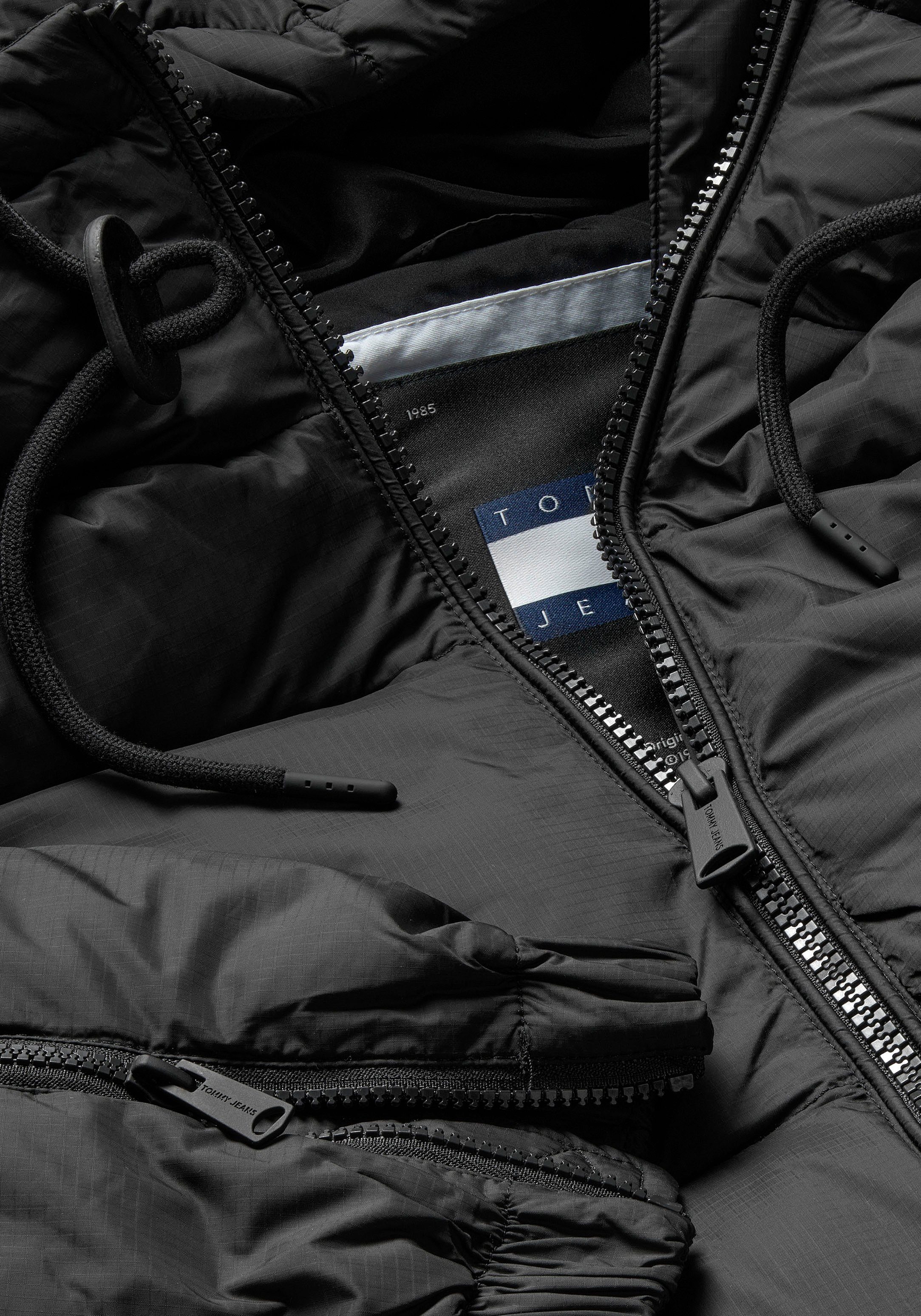 TOMMY JEANS Gewatteerde jas TJW CRP HOODED PUFFER