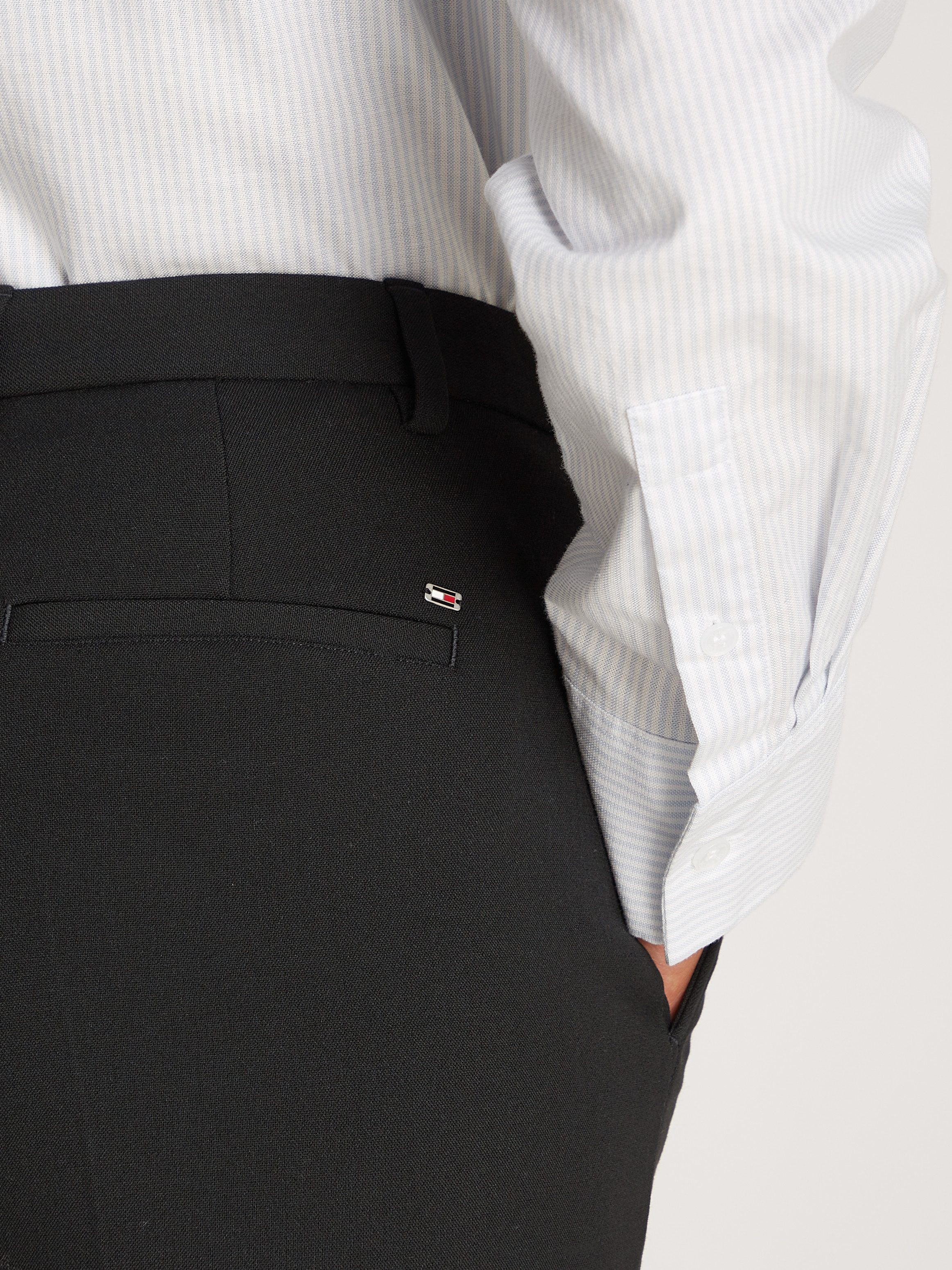 Tommy Hilfiger Geweven broek PUNTO SLIM STRAIGHT PANT met strijkvouwen metalen label