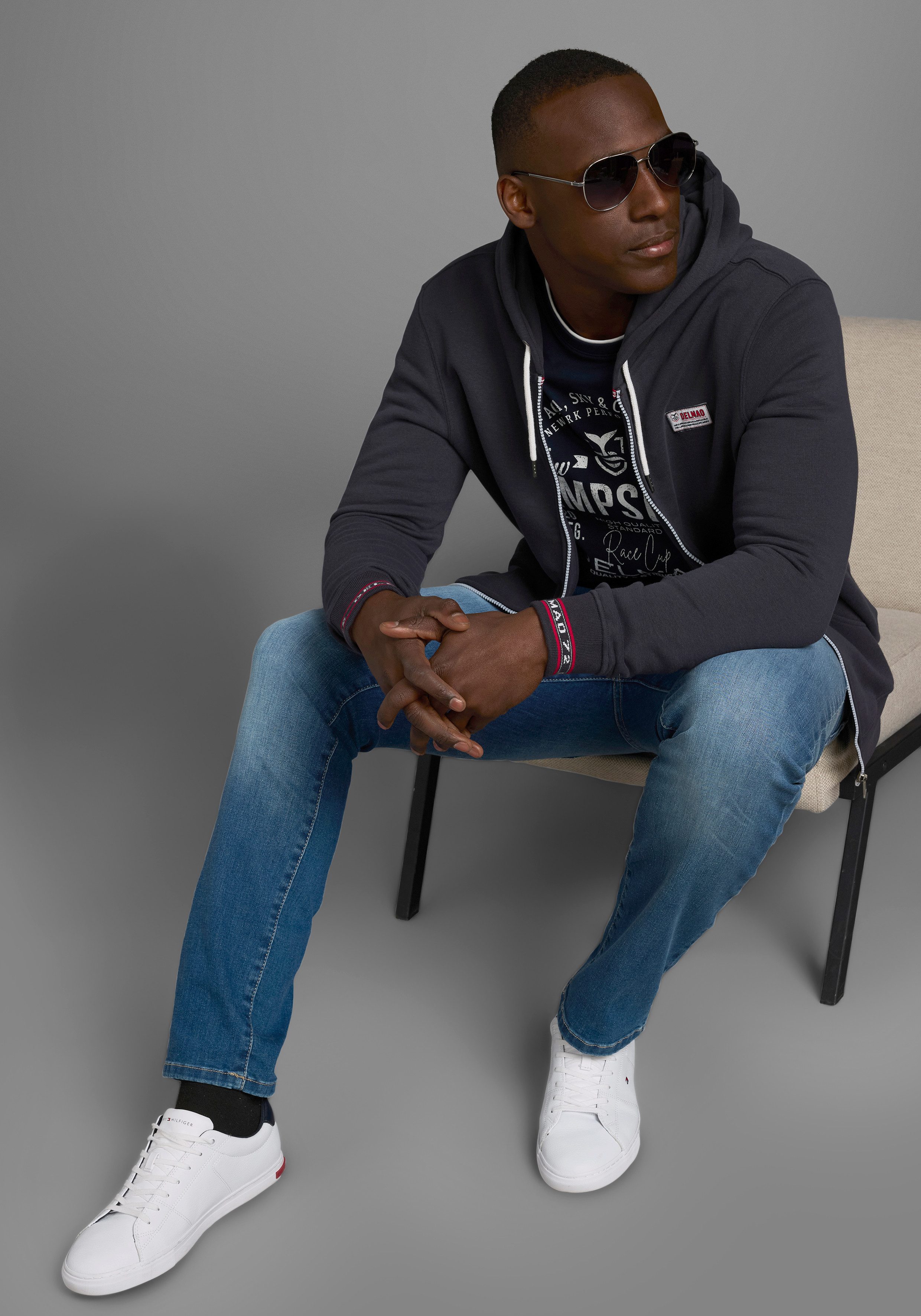 DELMAO Shirt met lange mouwen met een moderne print - nieuwe collectie