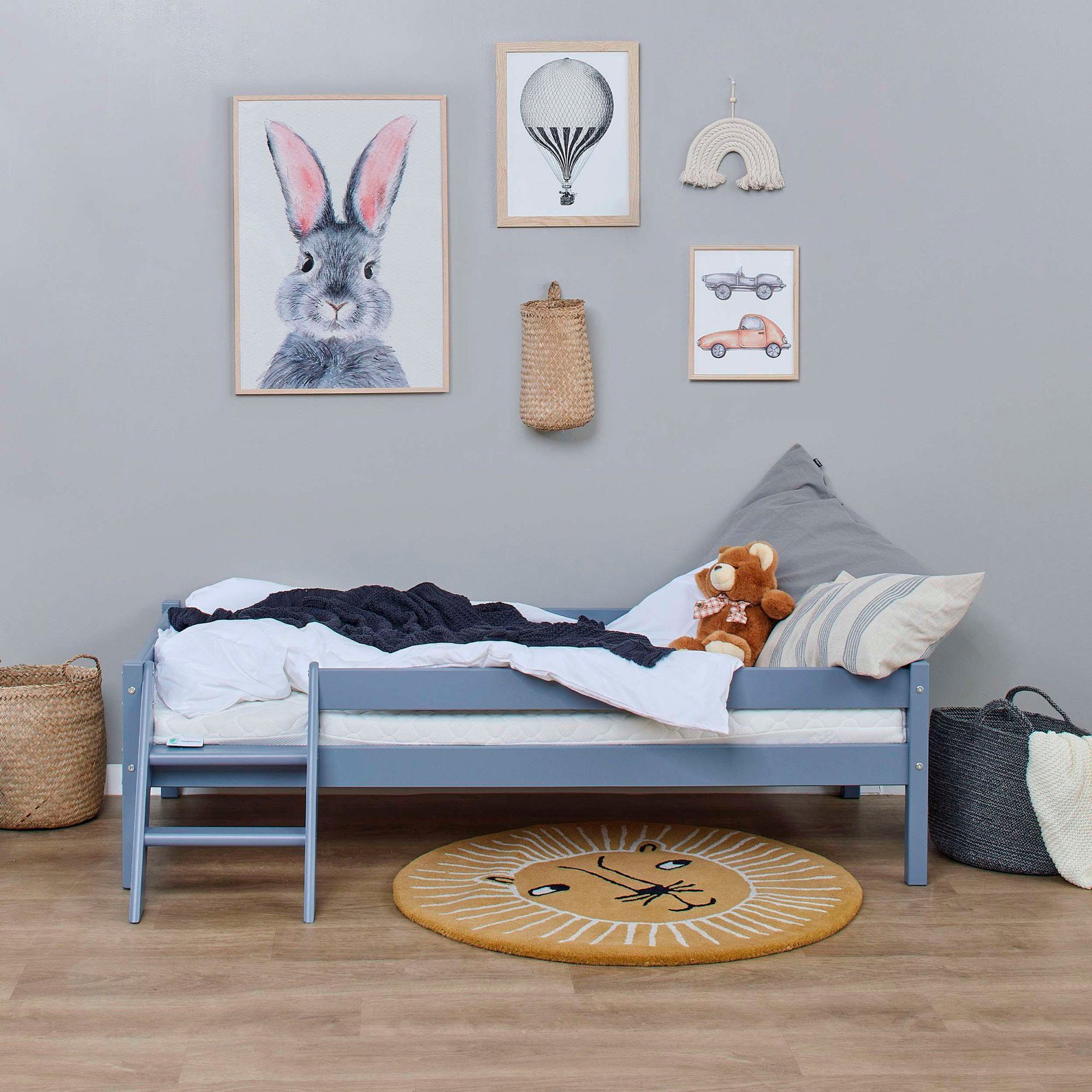 Lüttenhütt Kinderbed ECO One Kinderbed met valbeveiliging en ladder, keuze uit 3 kleuren en matrassen