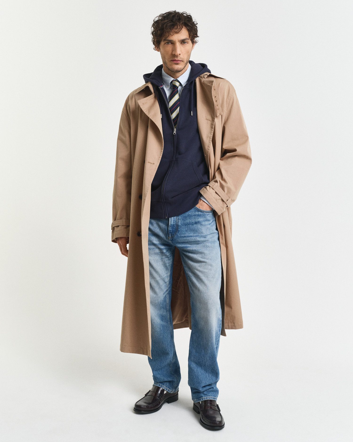 Gant Capuchonsweatvest REG SHIELD FULL ZIP HOODIE met logoborduursel op borsthoogte