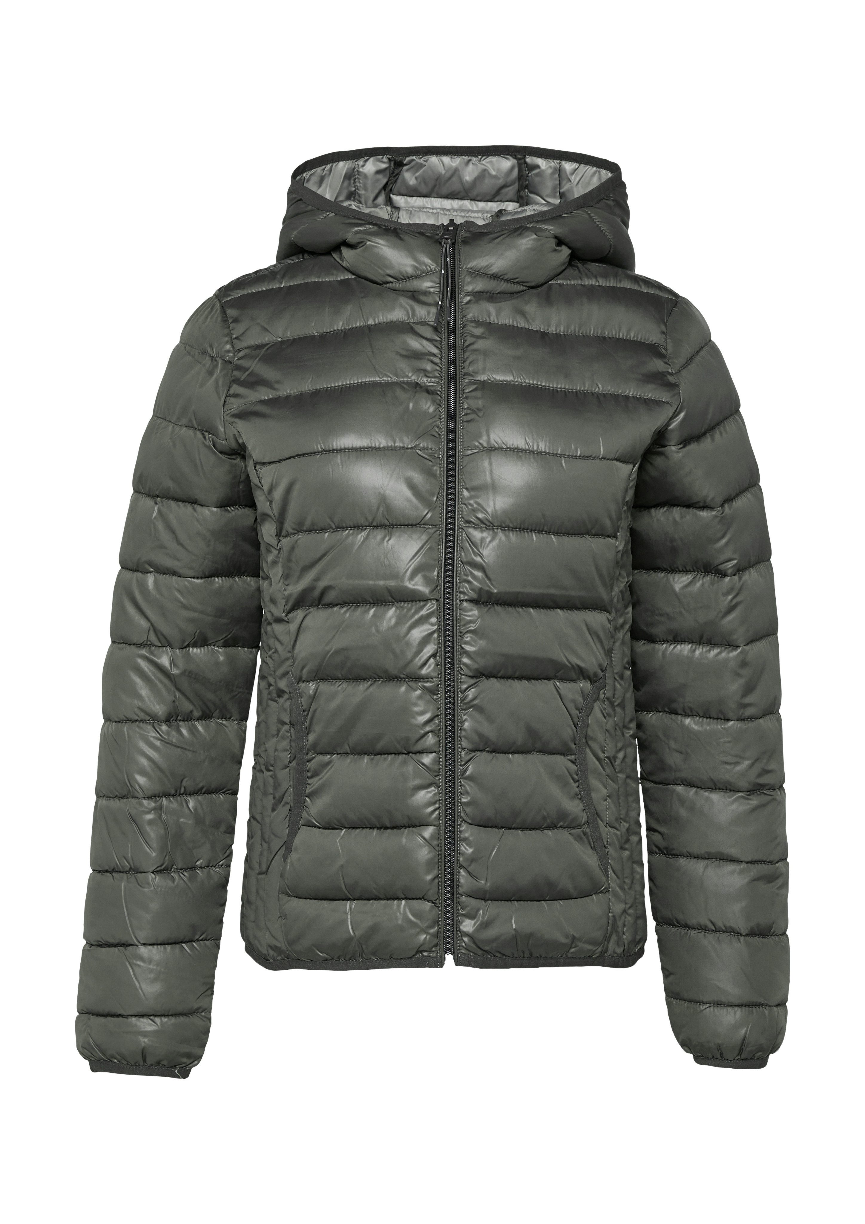 Q S designed by Outdoorjack met een capuchon
