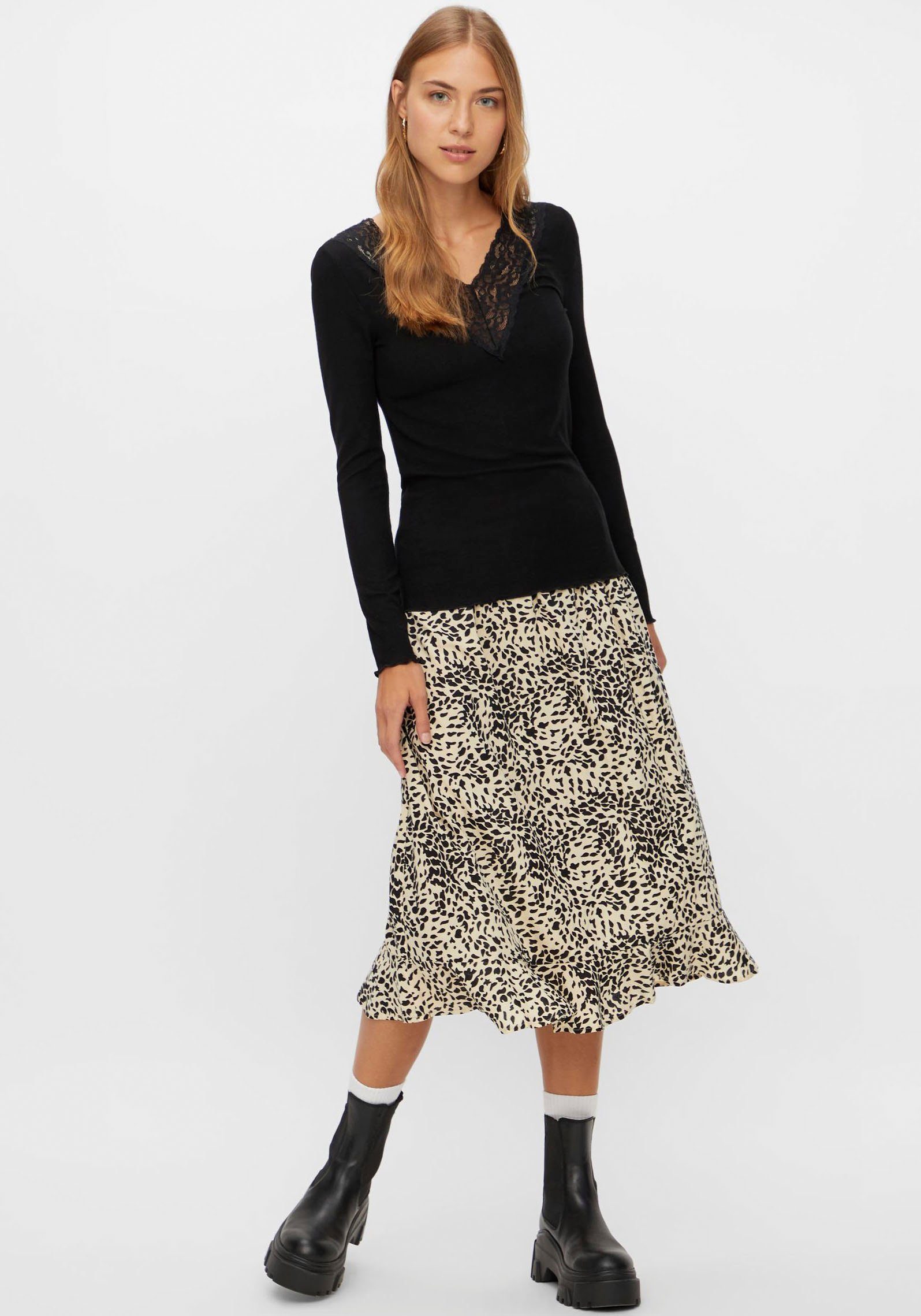 pieces Shirt met lange mouwen PCSIRI LS TOP NOOS met kanten randje bij de hals