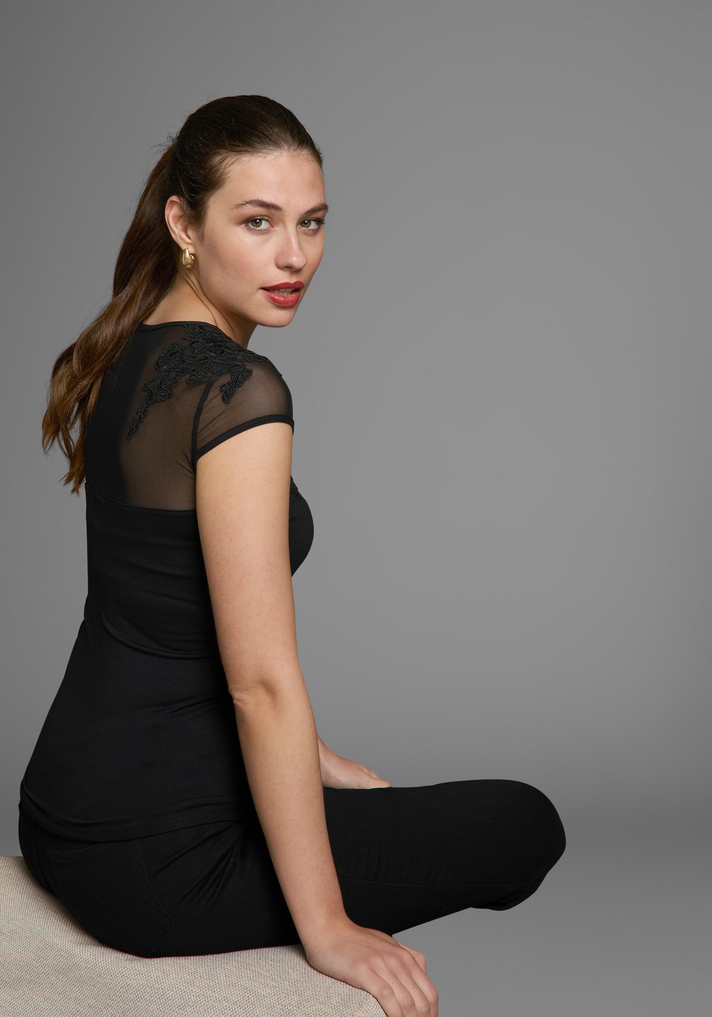 Melrose Shirt met ronde hals Korte mouwen, zeer figuurvolgend, feminiene stijl