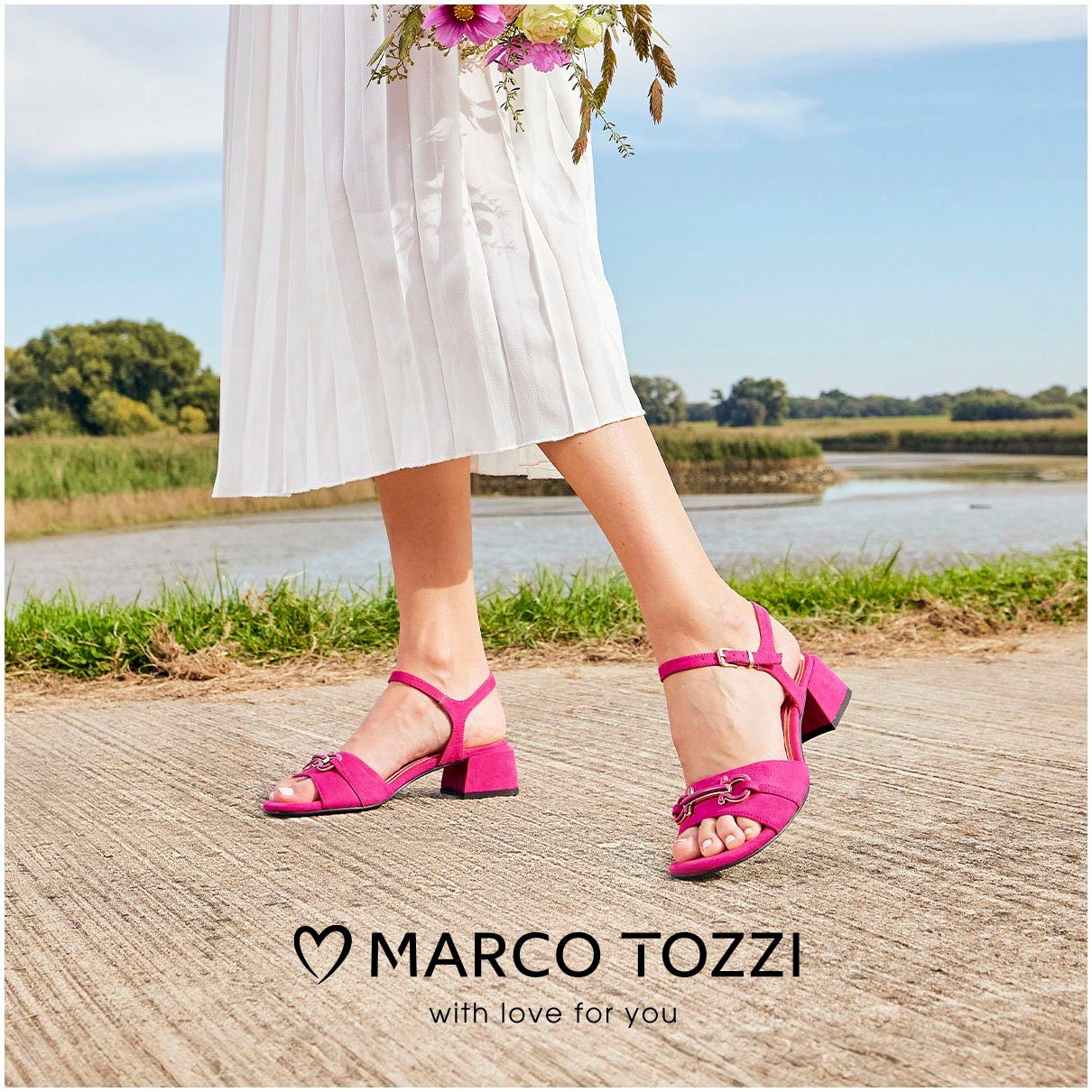 Marco Tozzi Sandaaltjes , blokhak, zomerschoen, bandjessandaal met mooie siergesp