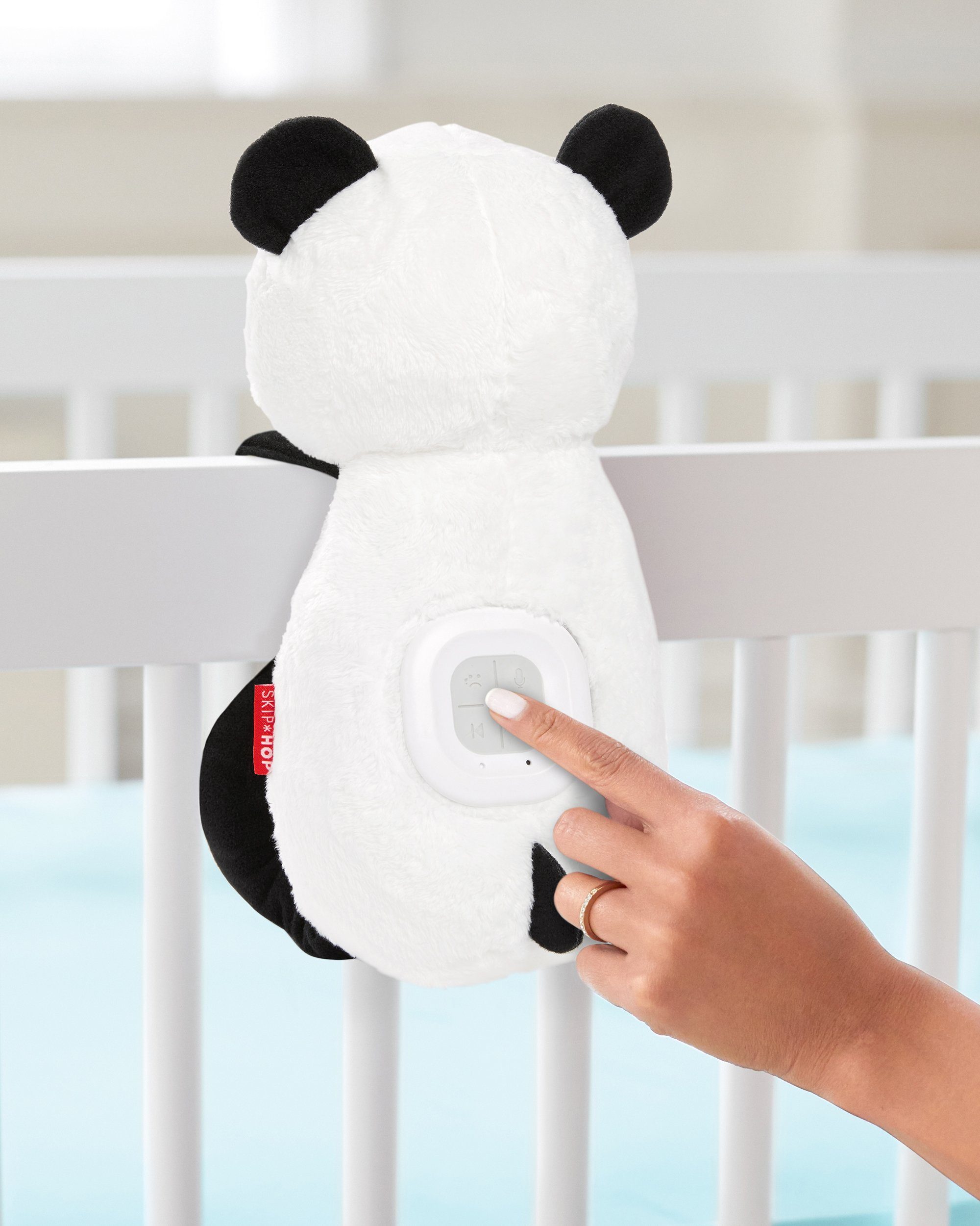 Skip Hop Knuffelbeest Slaaphulp en babytrooster panda speelt liederen, natuurgeluiden en opgenomen stemmen af