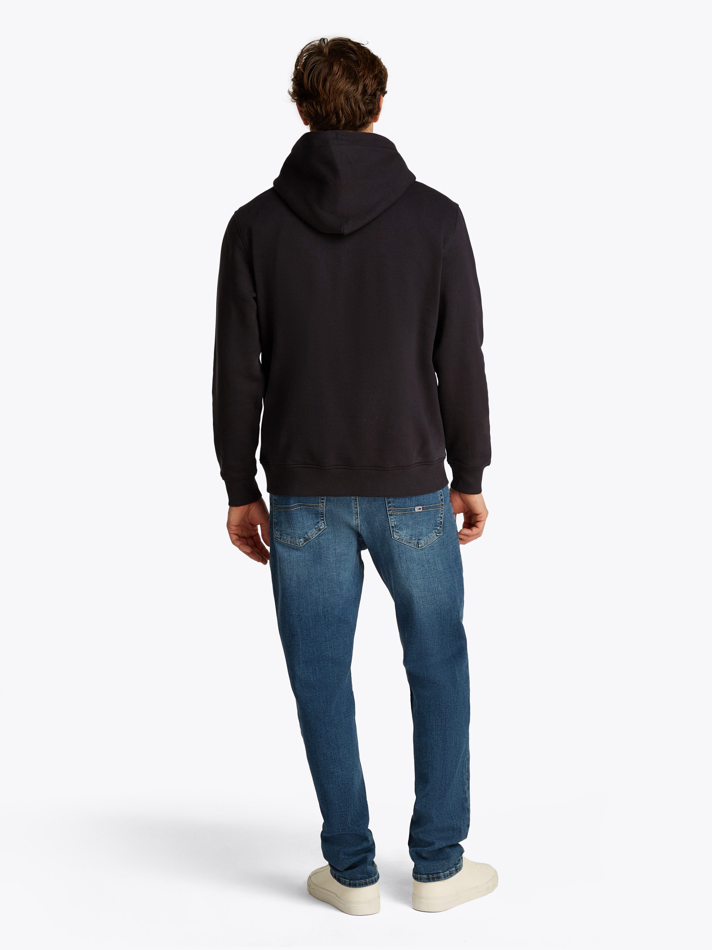 TOMMY JEANS Sweatshirt TJM REG ESSENTIAL FLAG HOOD EXT met bedrukte merklogo op borsthoogte