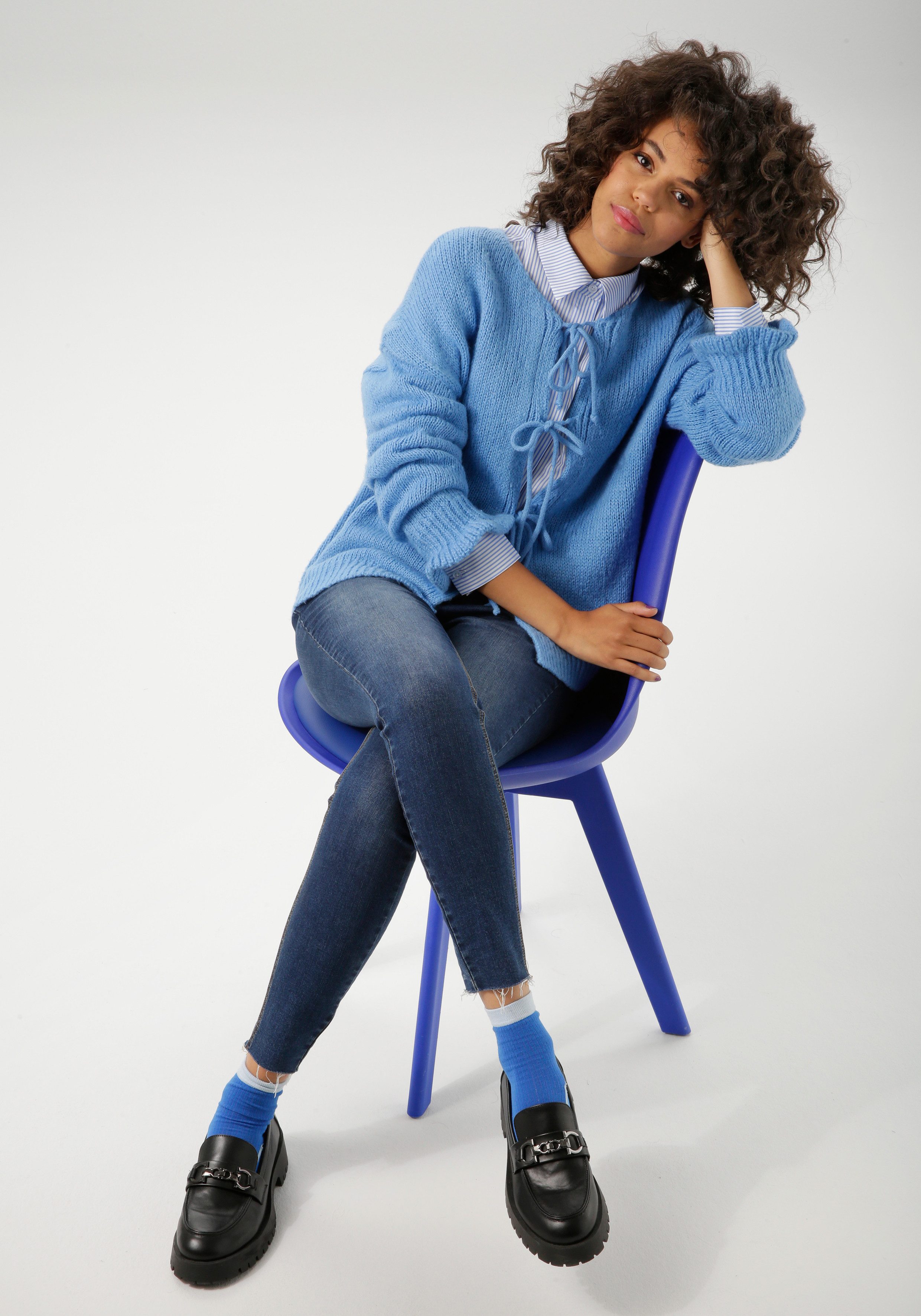 Aniston CASUAL Vest te sluiten met trendy strikbanden - nieuwe collectie