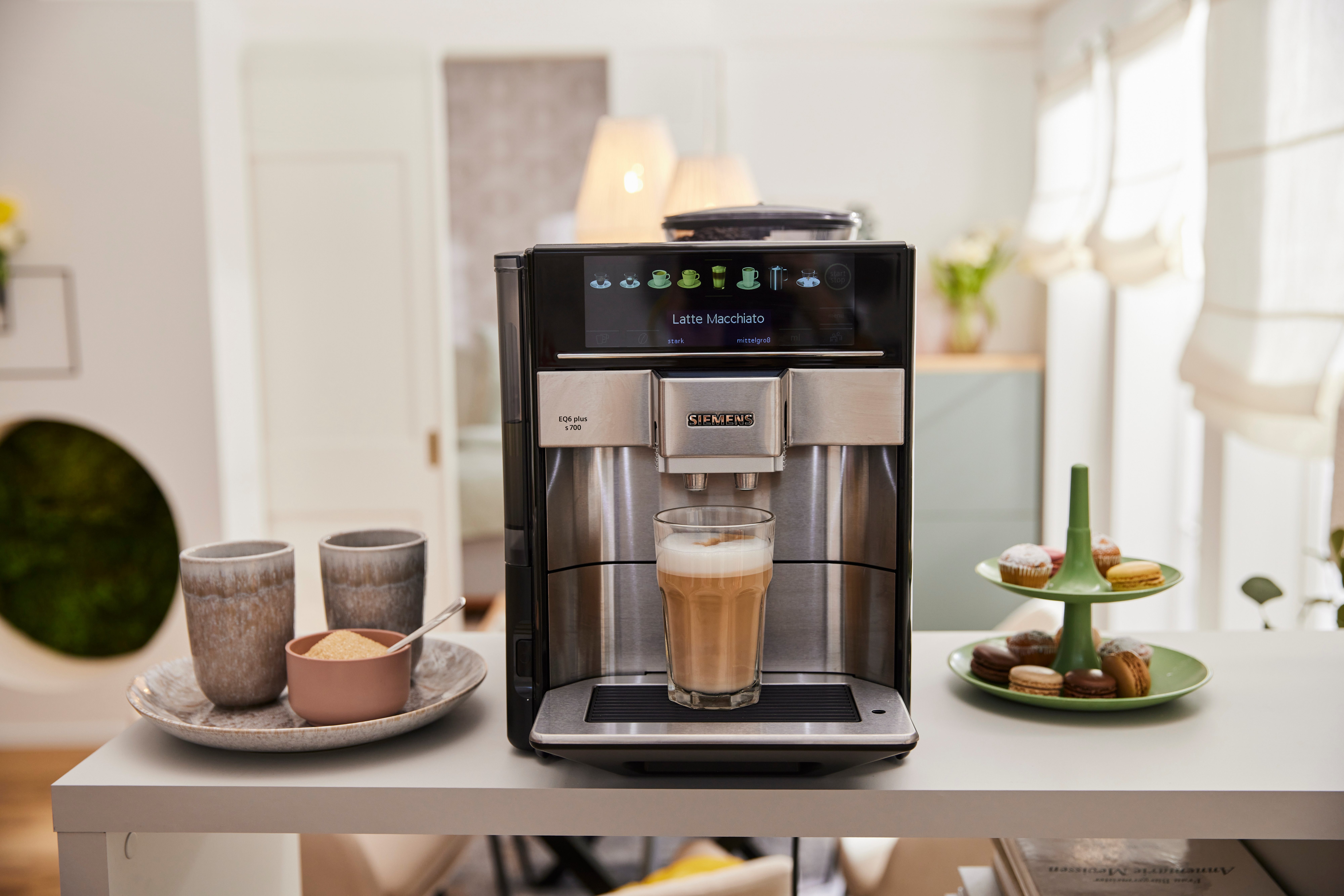 SIEMENS Volautomatisch koffiezetapparaat EQ6 plus s700 TE657503DE, dubbele tasfunctie, keramische maalwerk, veel koffiespecialiteiten, automatische stoomreiniging, roestvrij staal