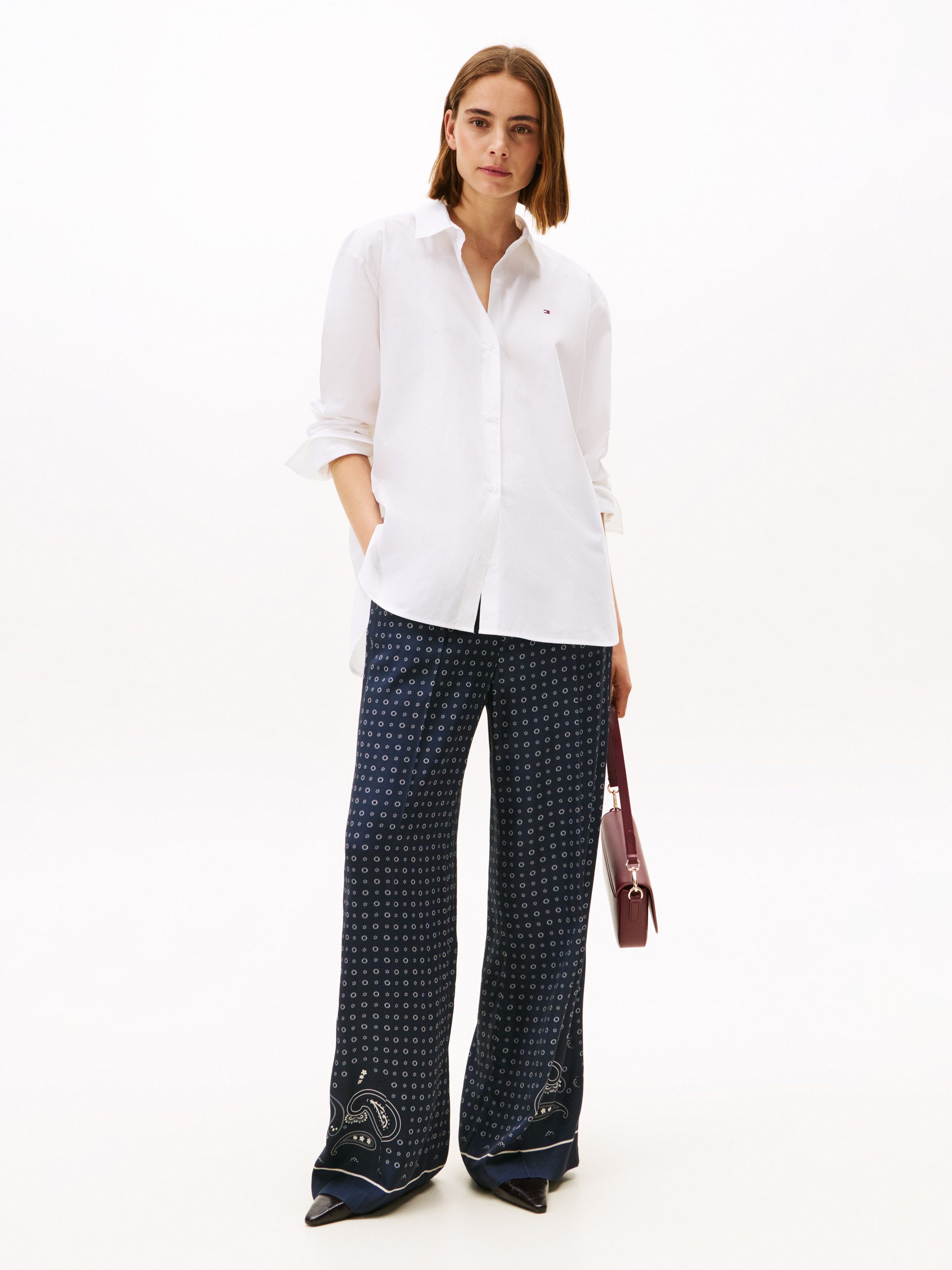 Tommy Hilfiger Overhemdblouse ESS POPLIN EASY FIT SHIRT Achter langer gesneden met afgeronde zoom