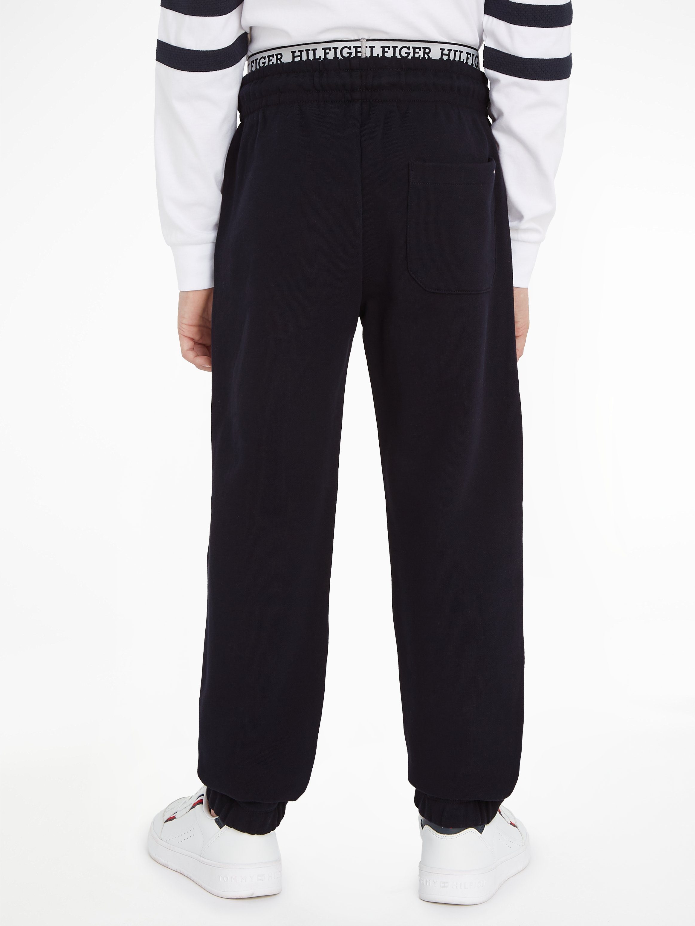 Tommy Hilfiger Sweatbroek CREST LOGO SWEATPANTS met logo-opschrift bij de band