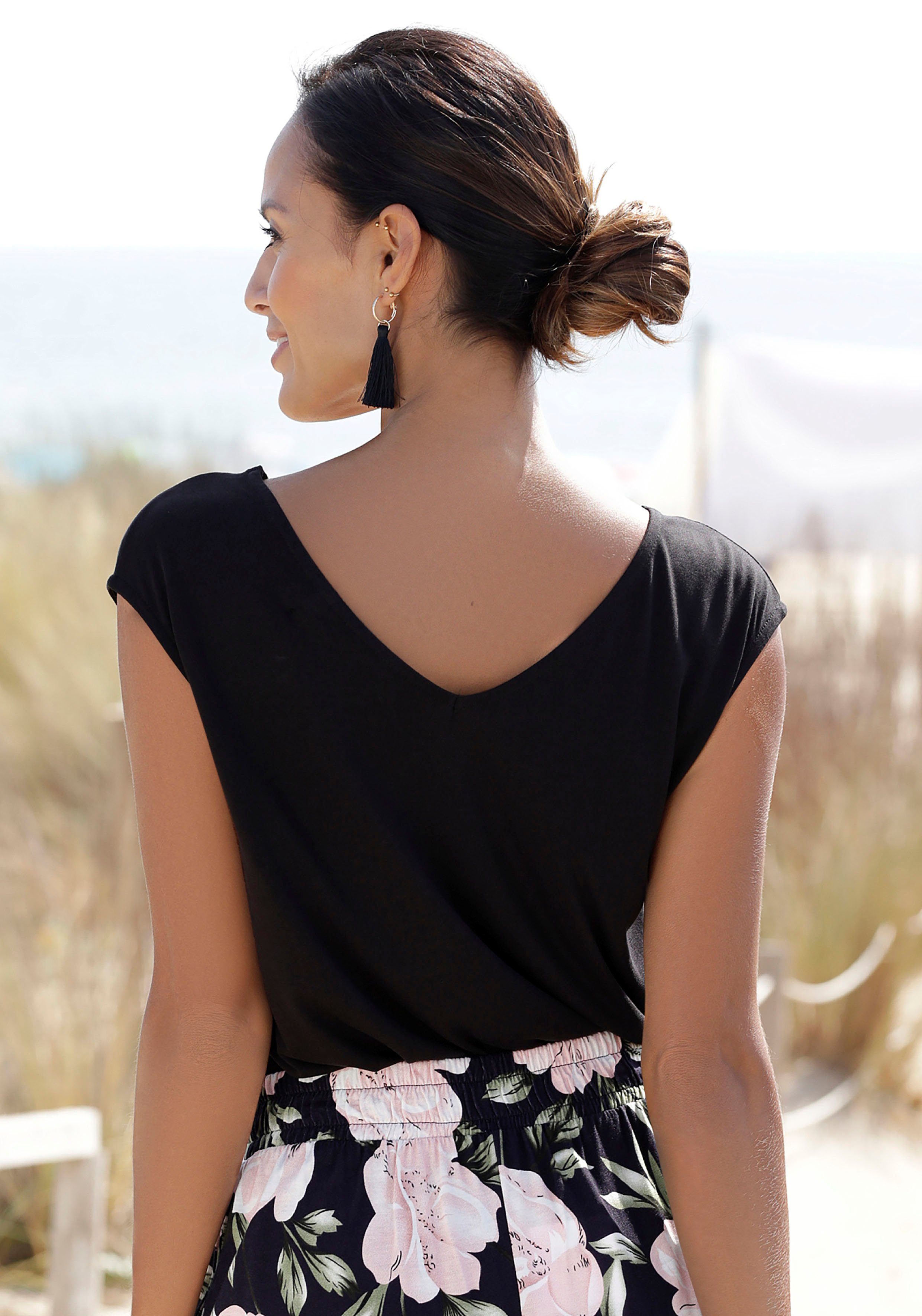 s.Oliver RED LABEL Beachwear T-shirt met sierbandjes bij de hals, shirt met korte mouwen, zomers
