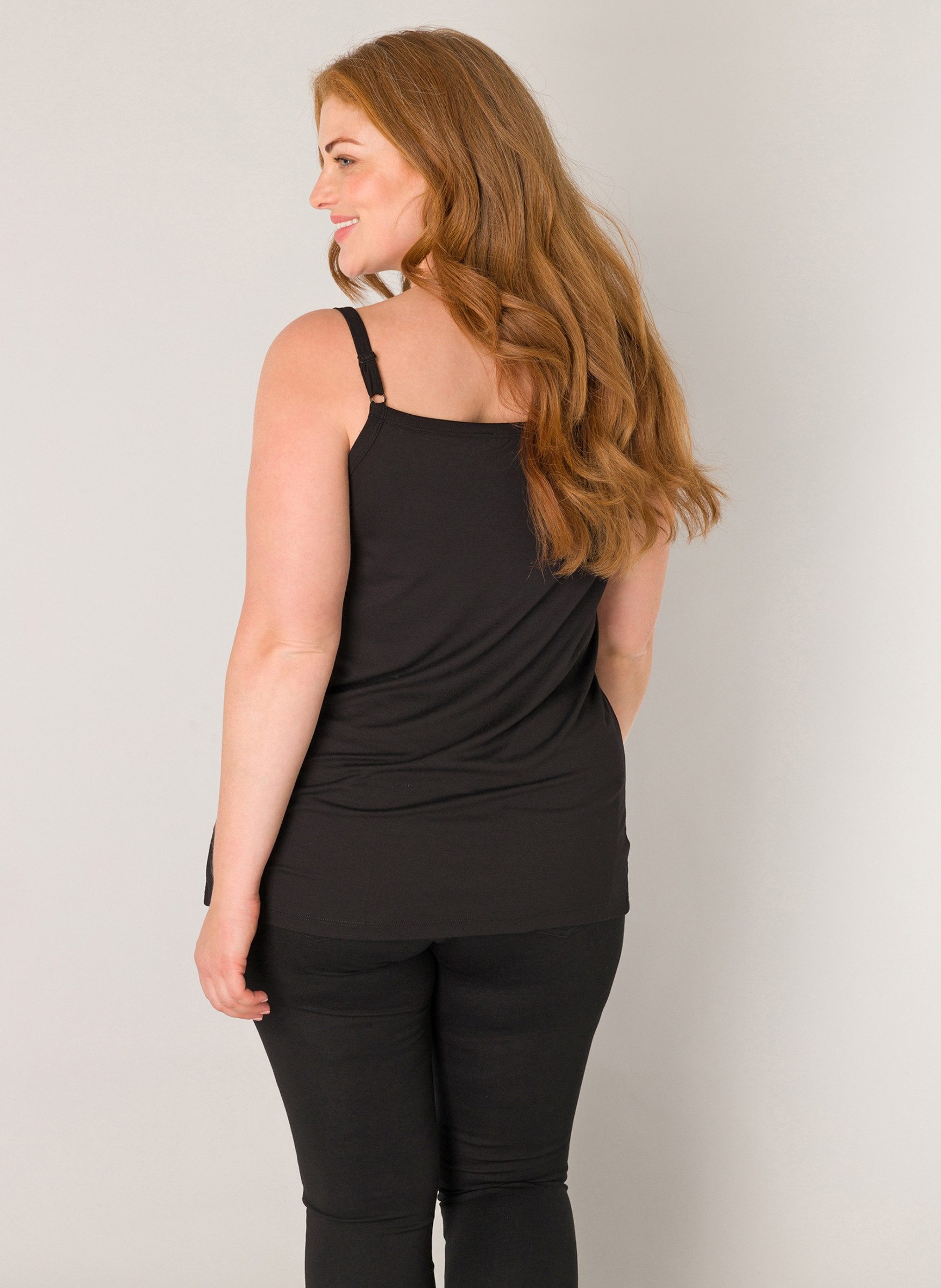 Base Level Curvy Top met spaghettibandjes ALEXA Verstelbare bandjes