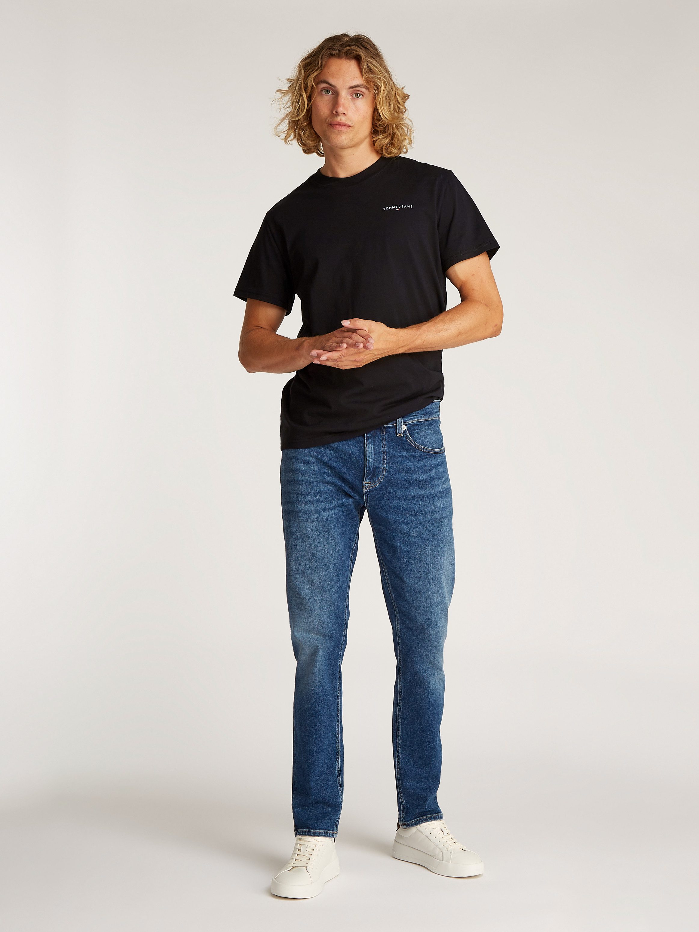 Tommy Jeans Plus Shirt met ronde hals TJM SLIM LINEAR CHEST SS TEE EXT