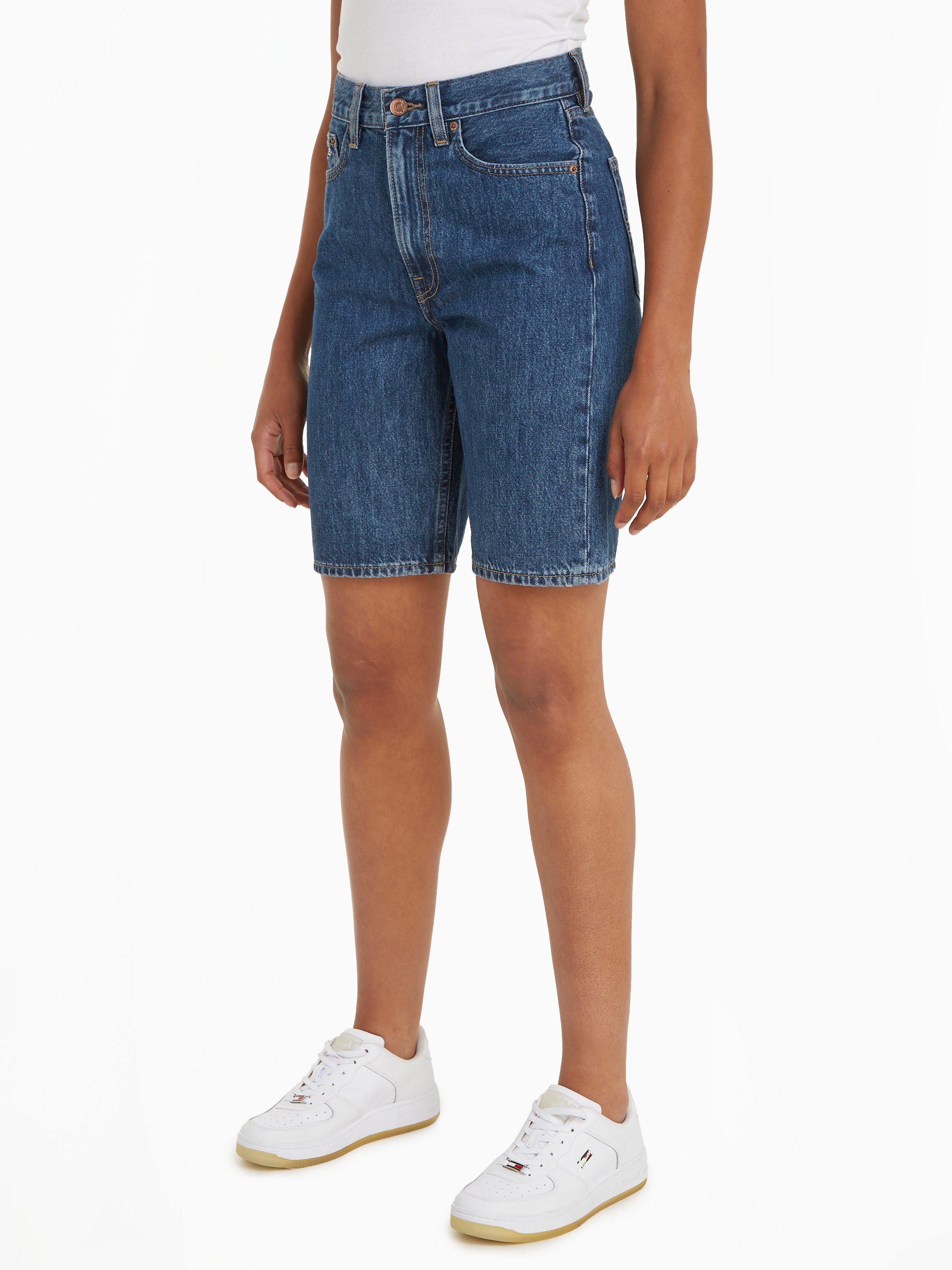 TOMMY JEANS Short HARPER HGH BERUDA BH0056 met -logobadge & merklogo