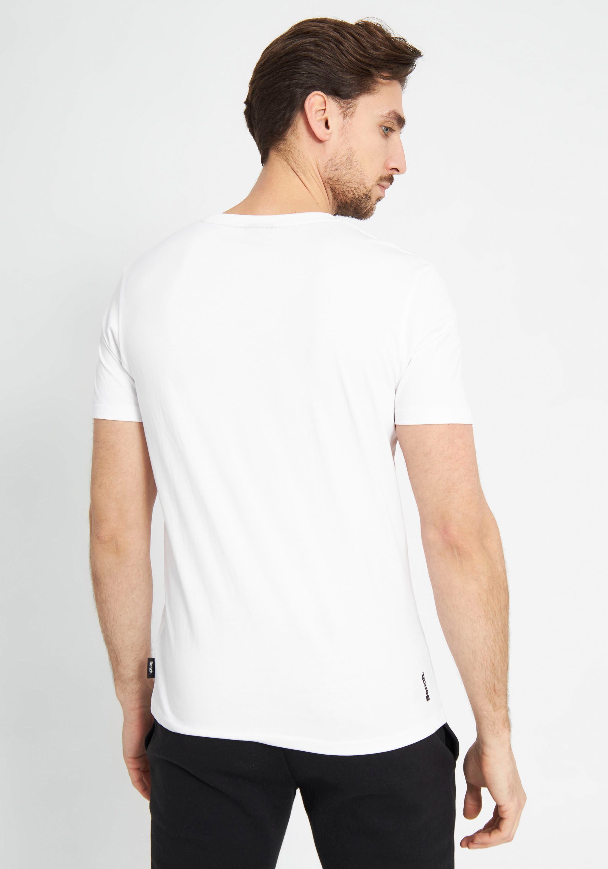 Bench. T-shirt Leandro
