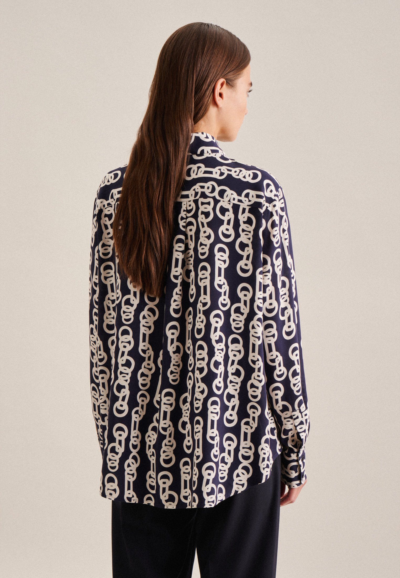 seidensticker Overhemdblouse Zwarte roos Lange mouwen kraag kettingenprint