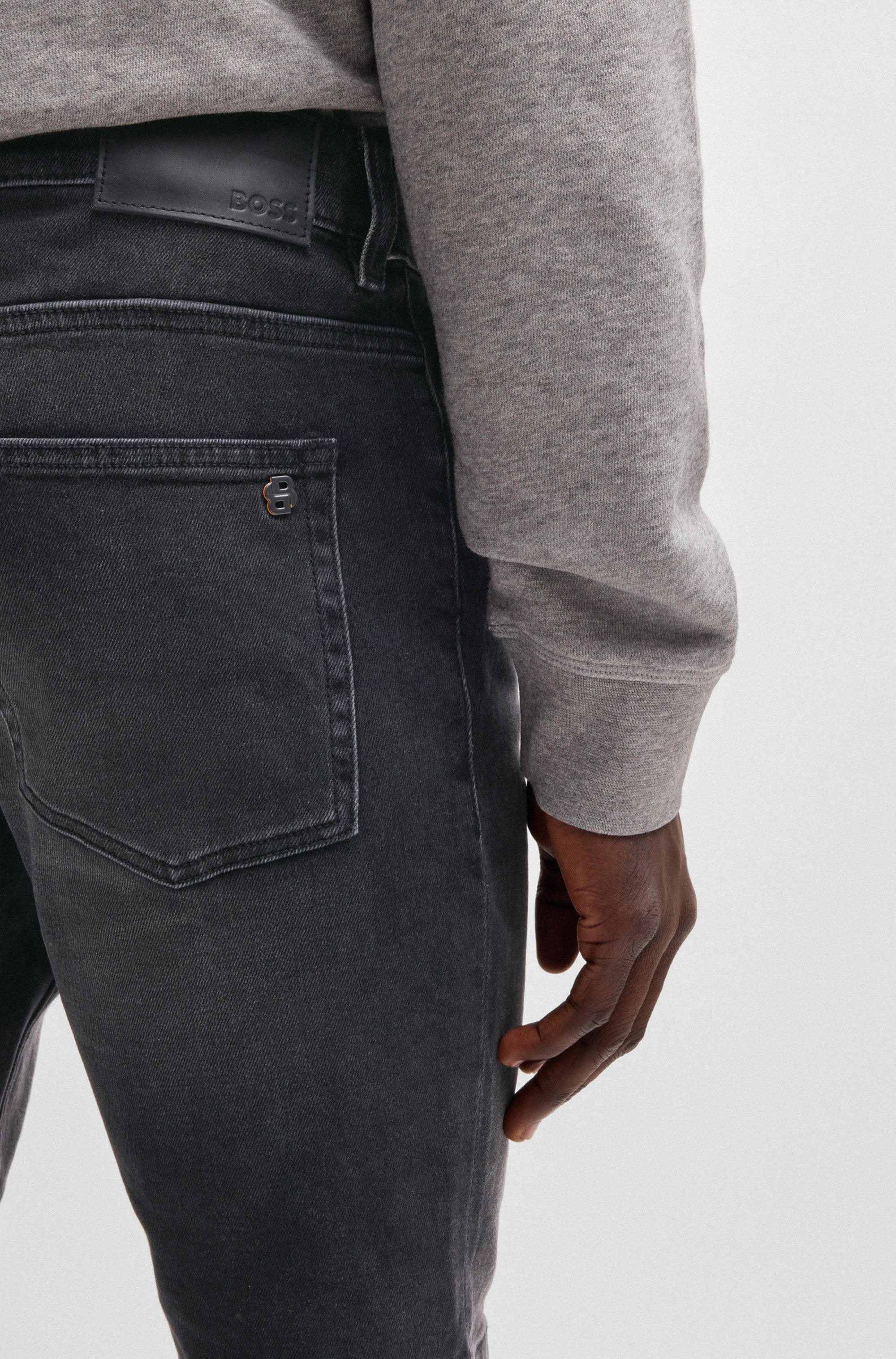 Boss Orange Short Delaware met muntzakje en lederbadge