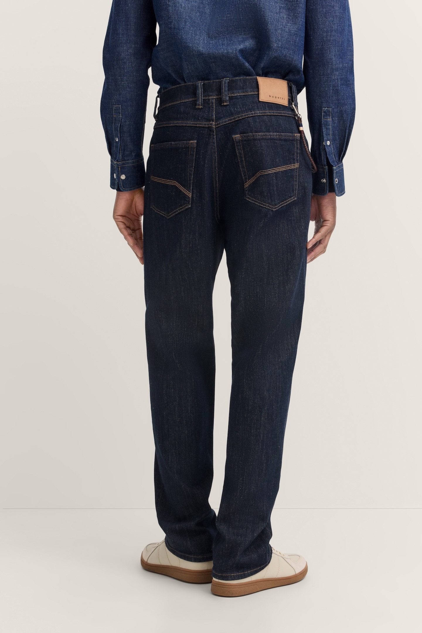 Bugatti 5-pocket jeans Loose fit van luxury raw denim met stretch