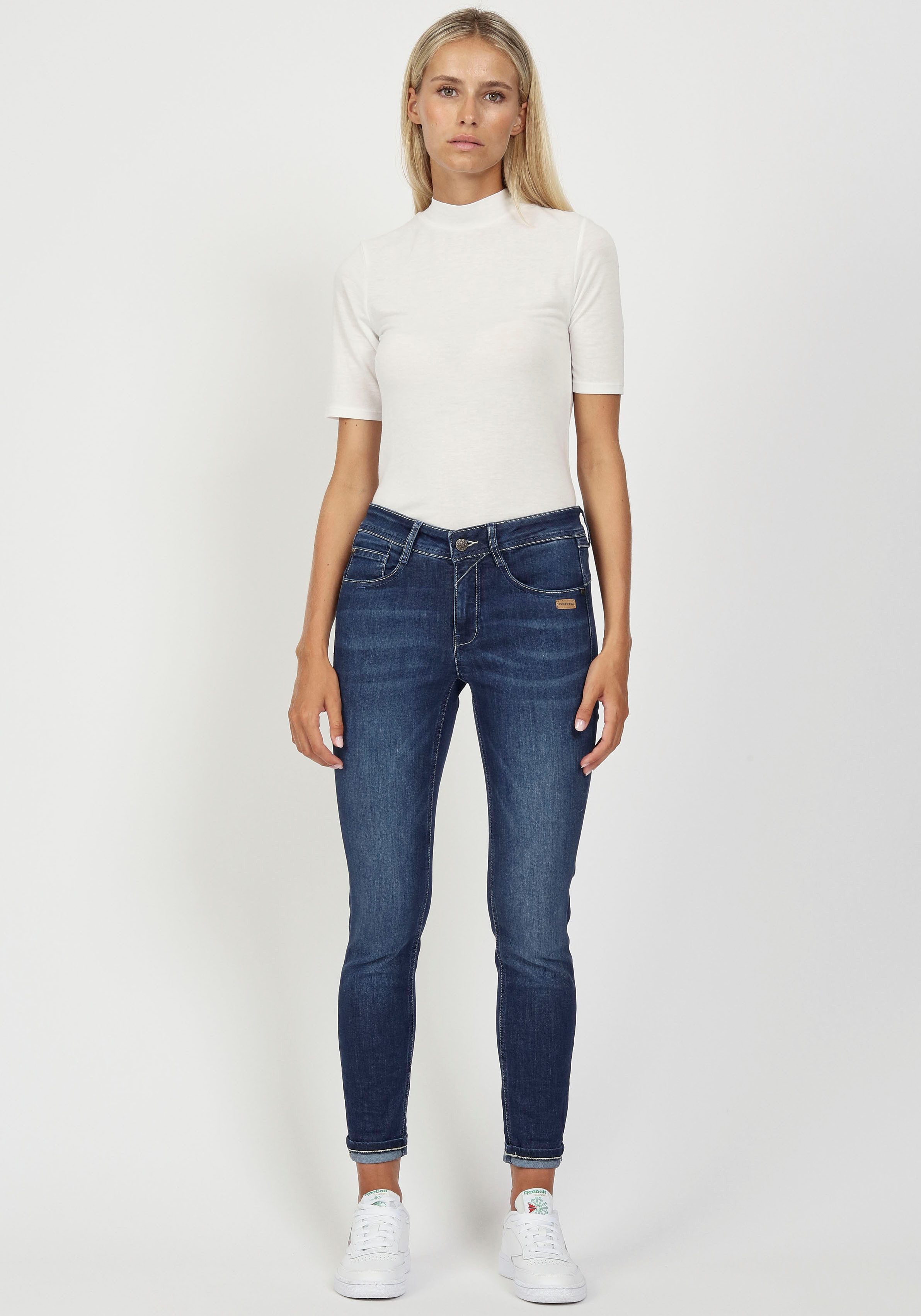 GANG Relax fit jeans 94AMELIE met used-effecten