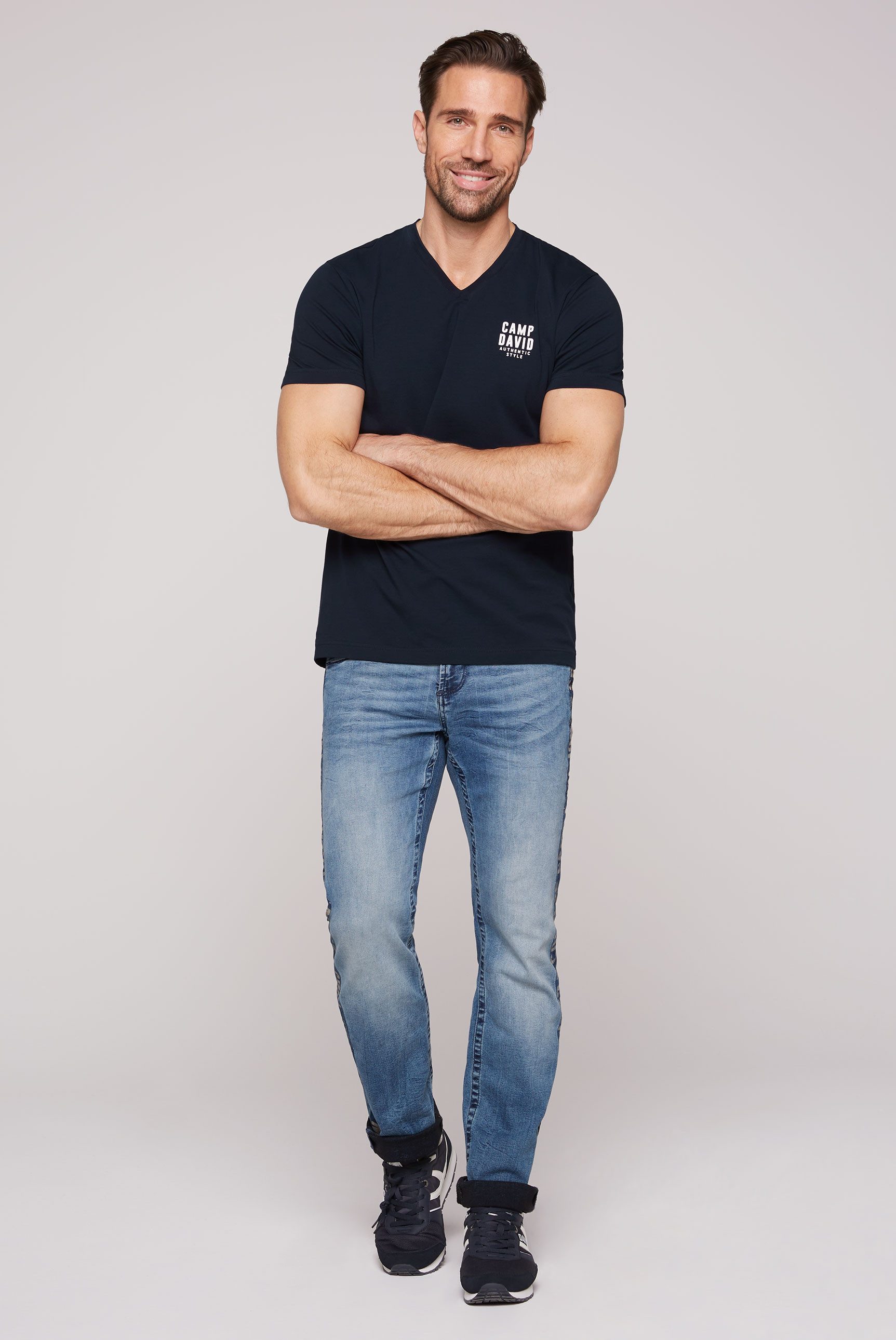 CAMP DAVID Shirt met V-hals met logoprint op borsthoogte
