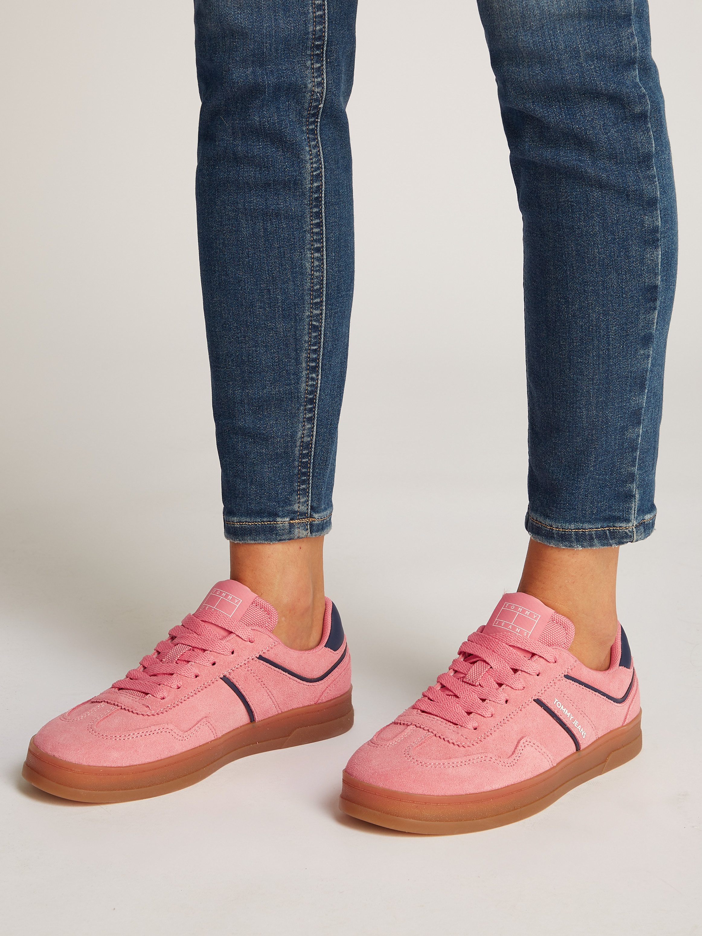 TOMMY JEANS Plateausneakers THE GREENWICH SUEDE vrijetijdsschoen, lage schoen, veterschoen met gepolsterde schacht