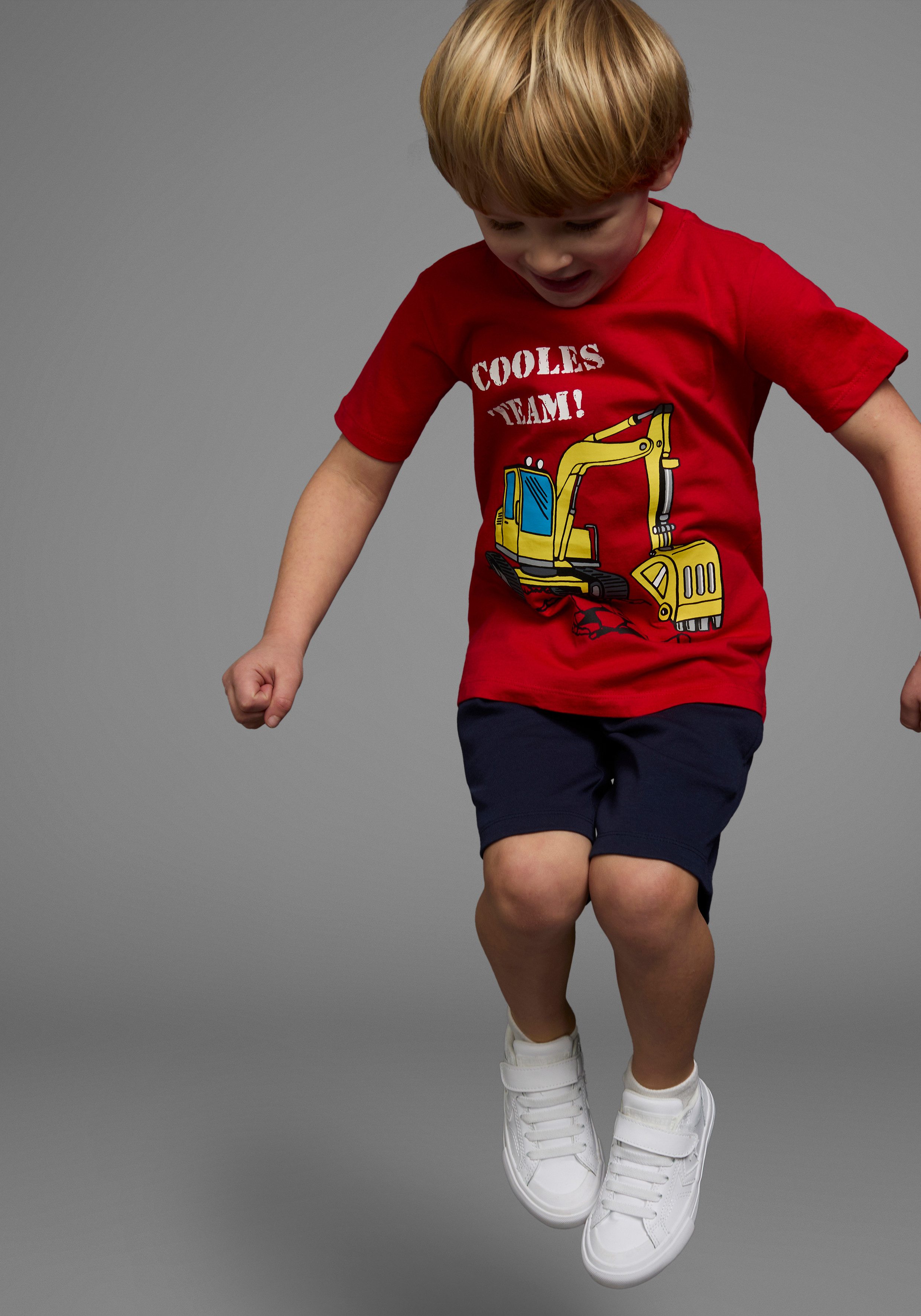 KIDSWORLD T-shirt Met graafmachine-print Korte mouwen, met vrolijke print, met ribboord aan de hals