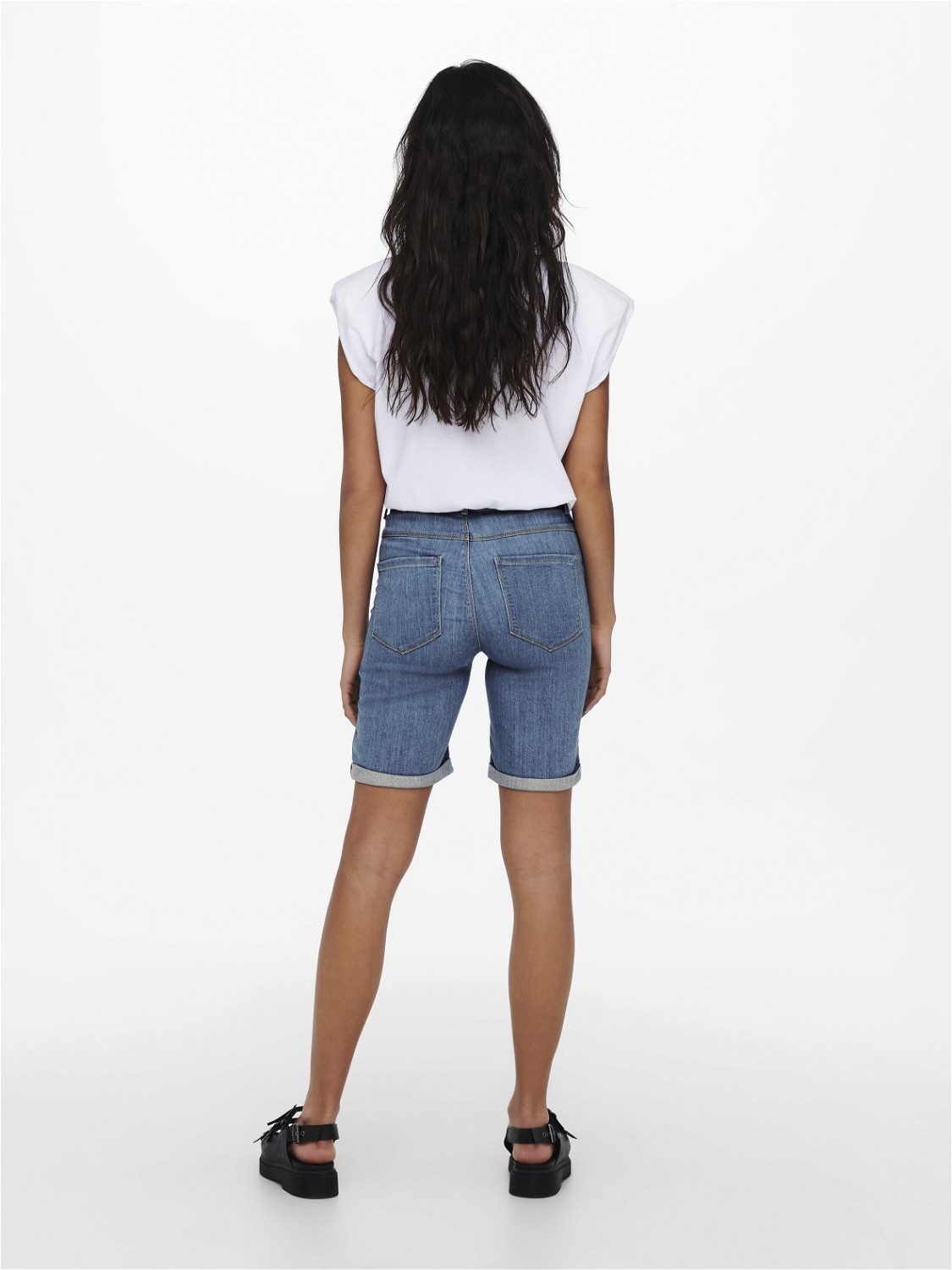 Only Jeansshort ONLRAIN LIFE MID LONG DNM SHORTS NOOS