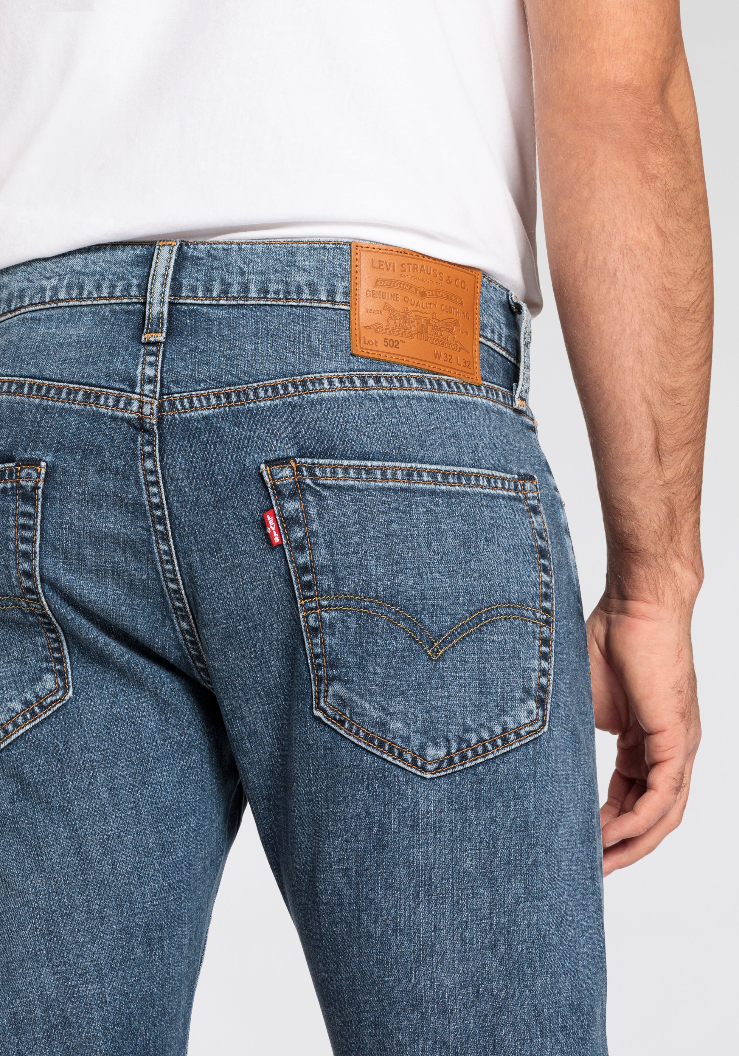 Levi's® Tapered jeans 502 TAPER in een elegante, moderne stijl