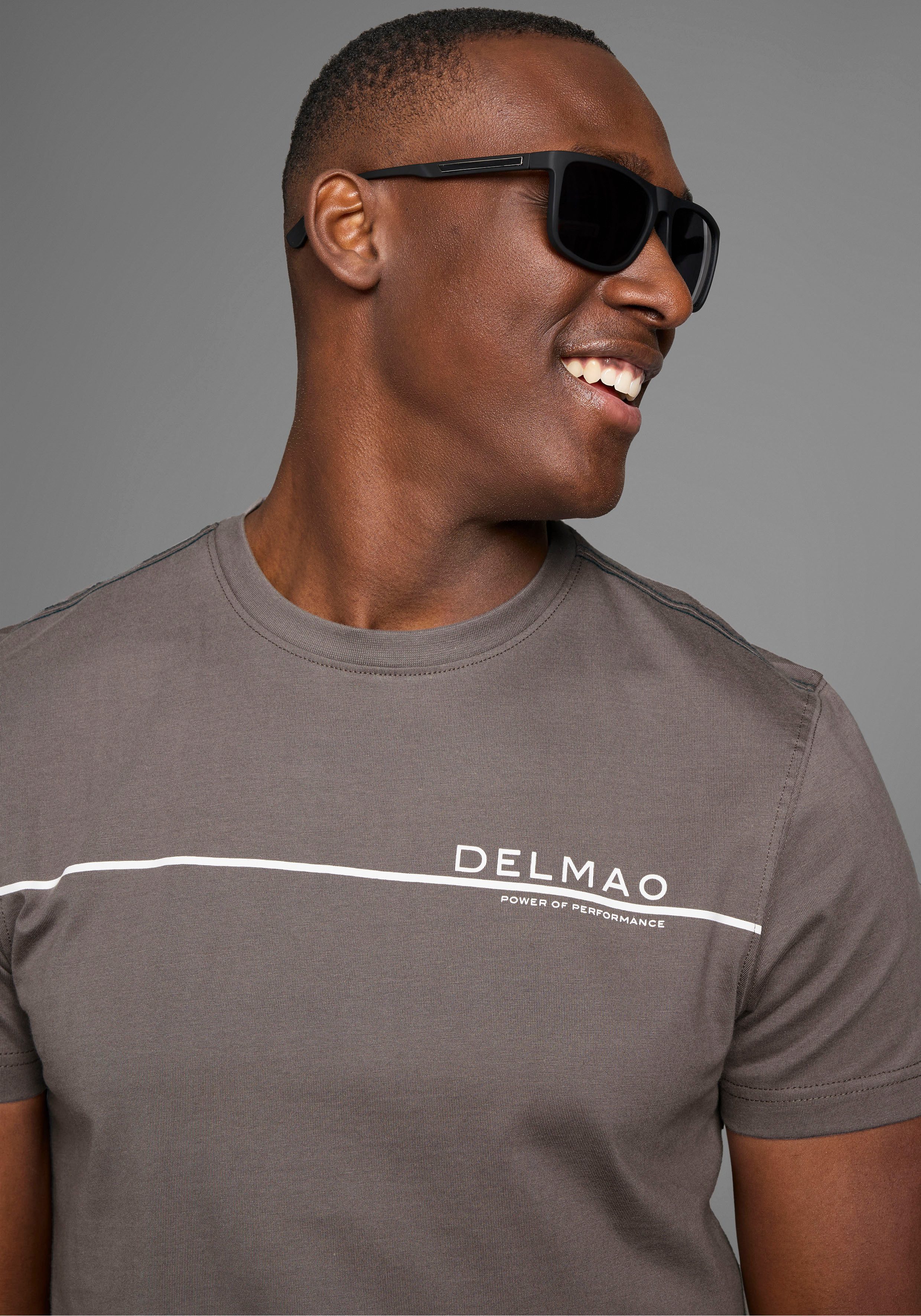 DELMAO T-shirt Korte mouw, met coole print, ronde halslijn, van 100% katoen