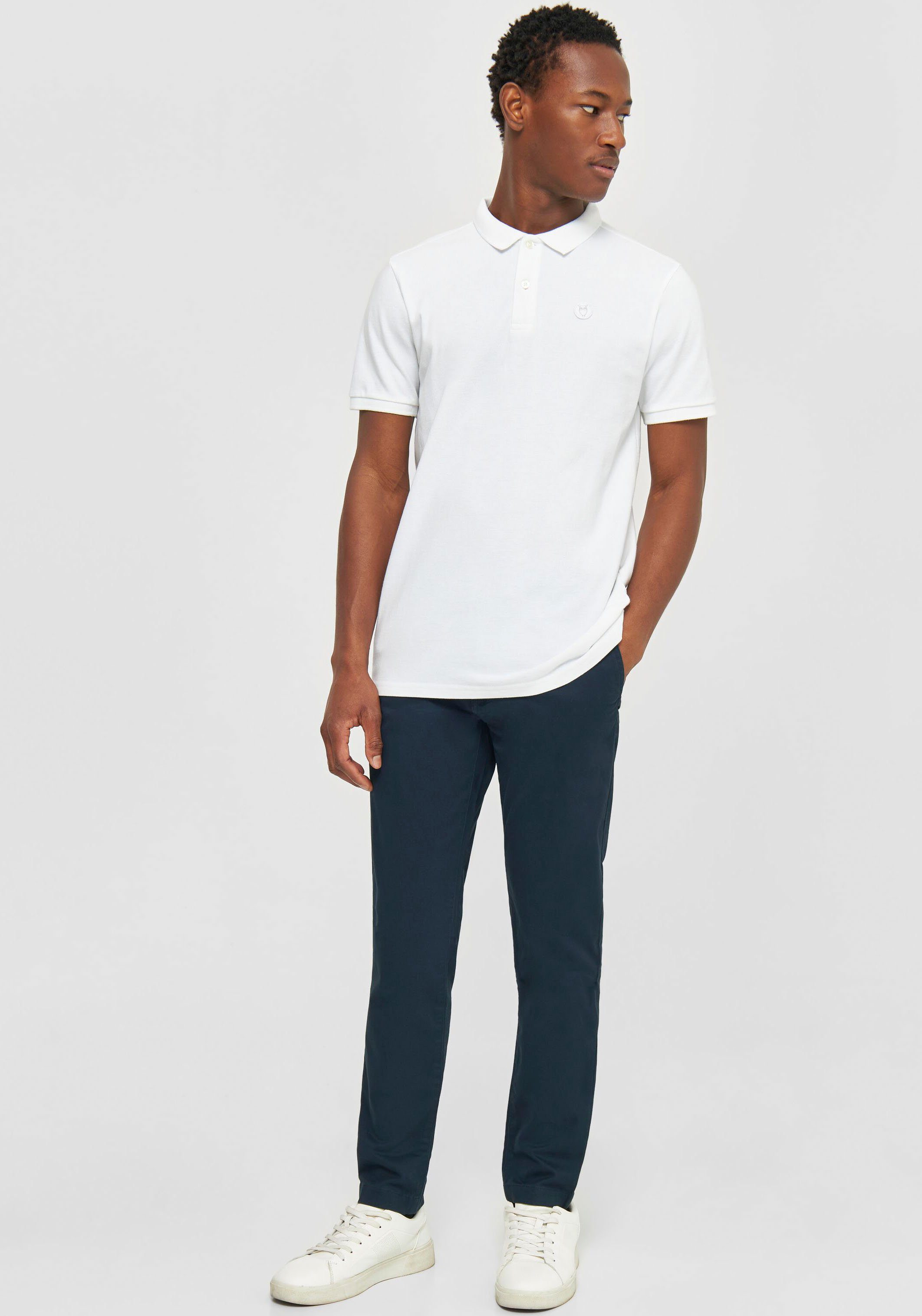 KnowledgeCotton Apparel Chino LUCA slim met label-stichting achter