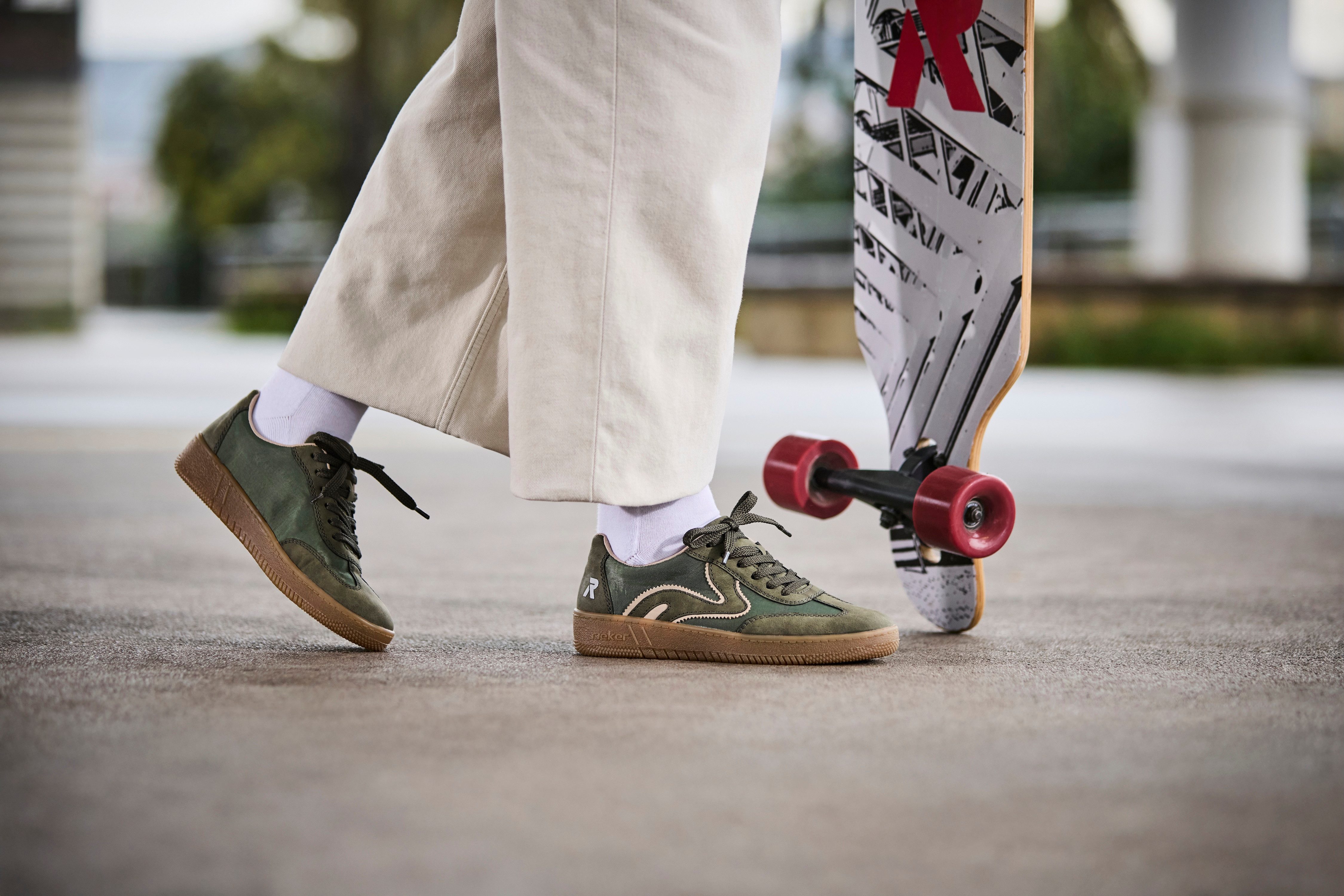 RIEKER Sport Plateausneakers vrijetijdsschoen, lage schoen, veterschoen in vegan uitvoering