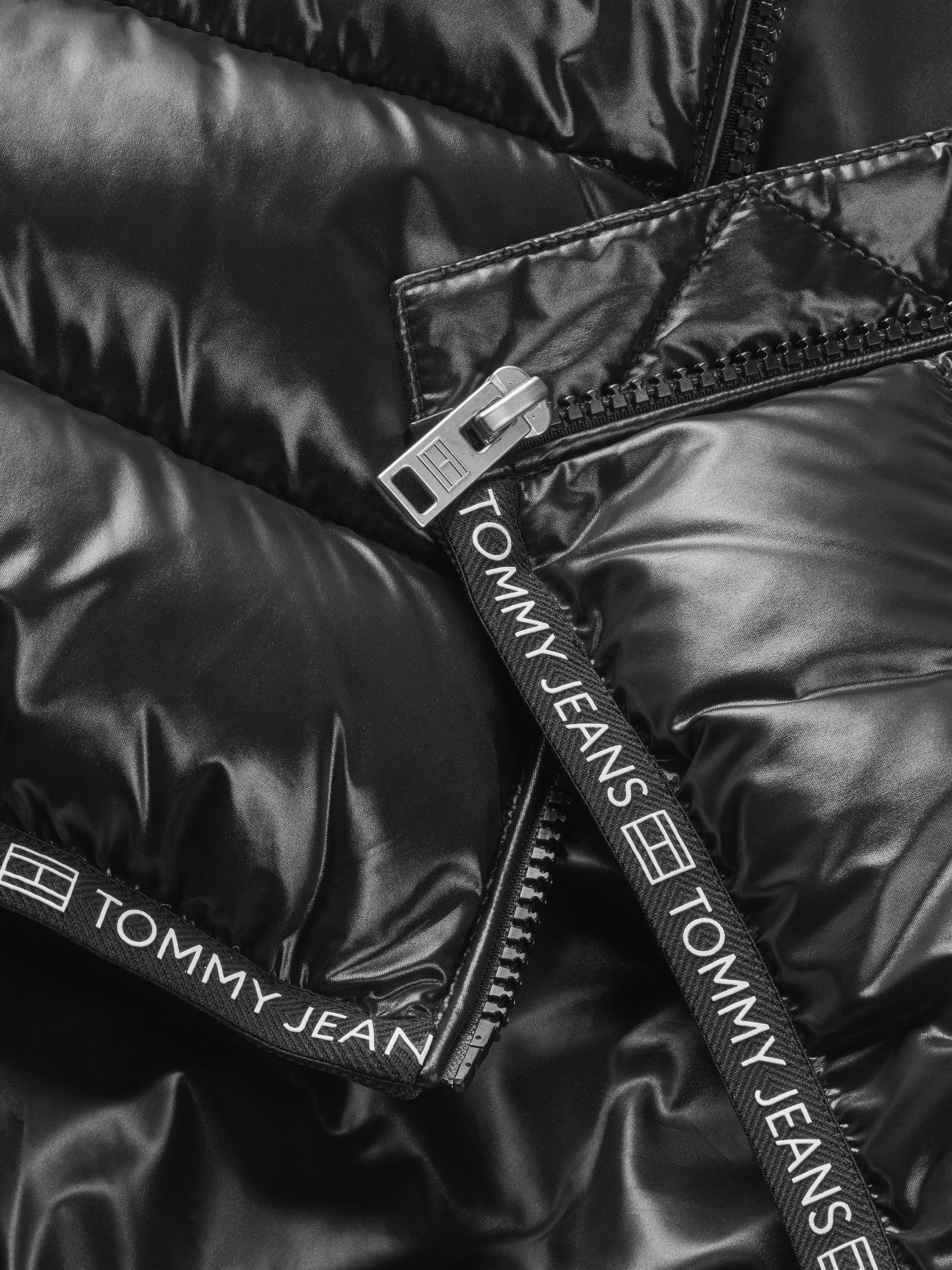 TOMMY JEANS Gewatteerde jas TJW ESSENTIAL TAPE JACKET EXT in glanzende uitstraling met vulling