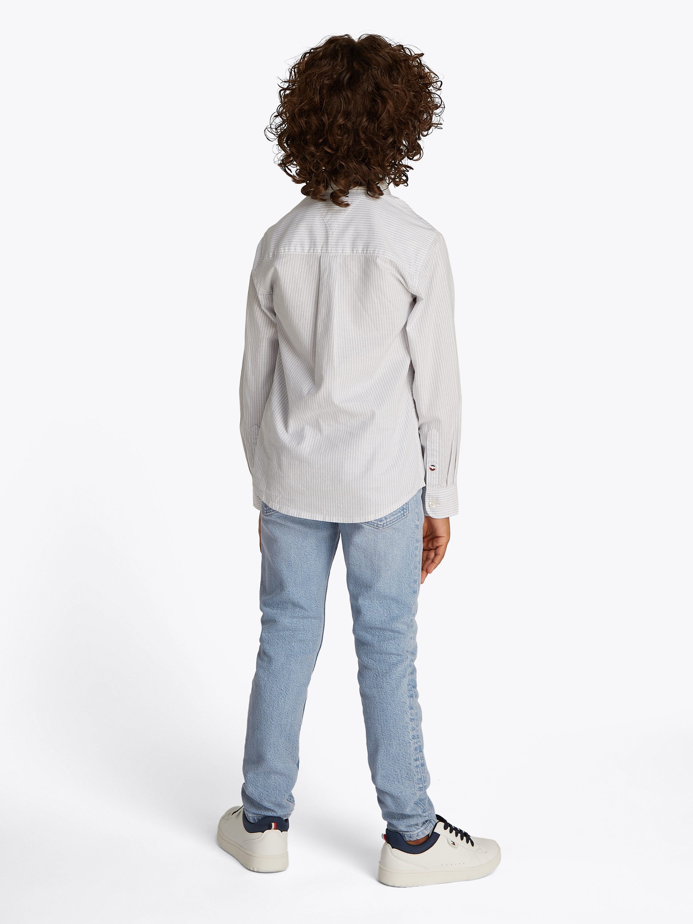 Tommy Hilfiger Slim fit jeans SCANTON Y SLIM FIT BLEACH JEANS in lichtblauwe wassing, met logo-badge