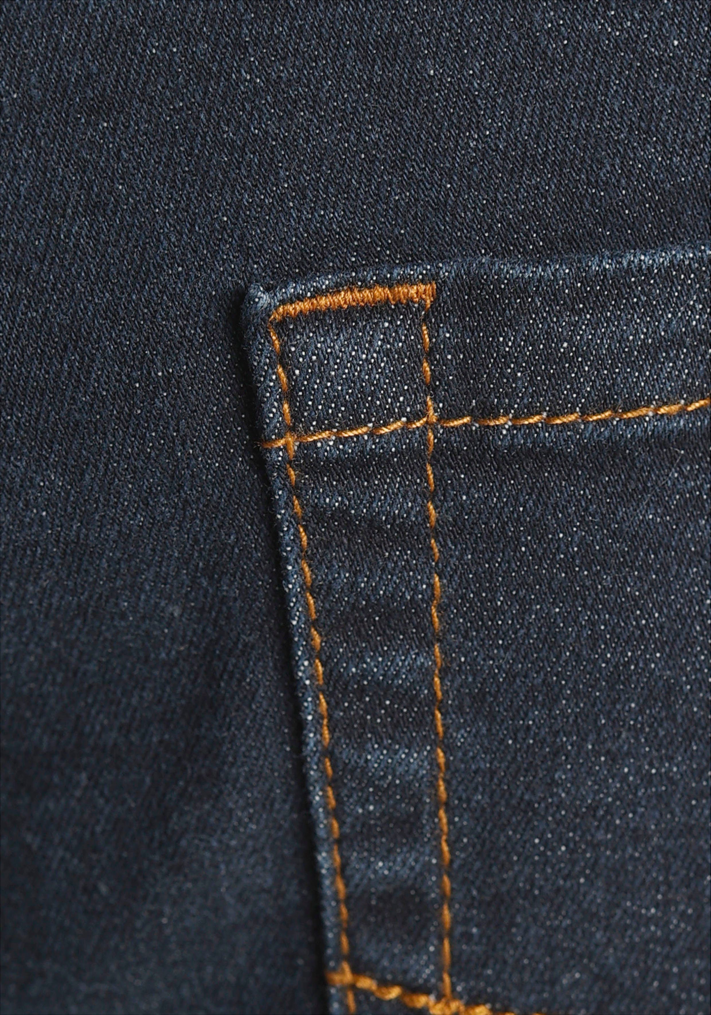 Arizona Jeansshort rechte snit, knieomspelende lengte, lage taillehoogte