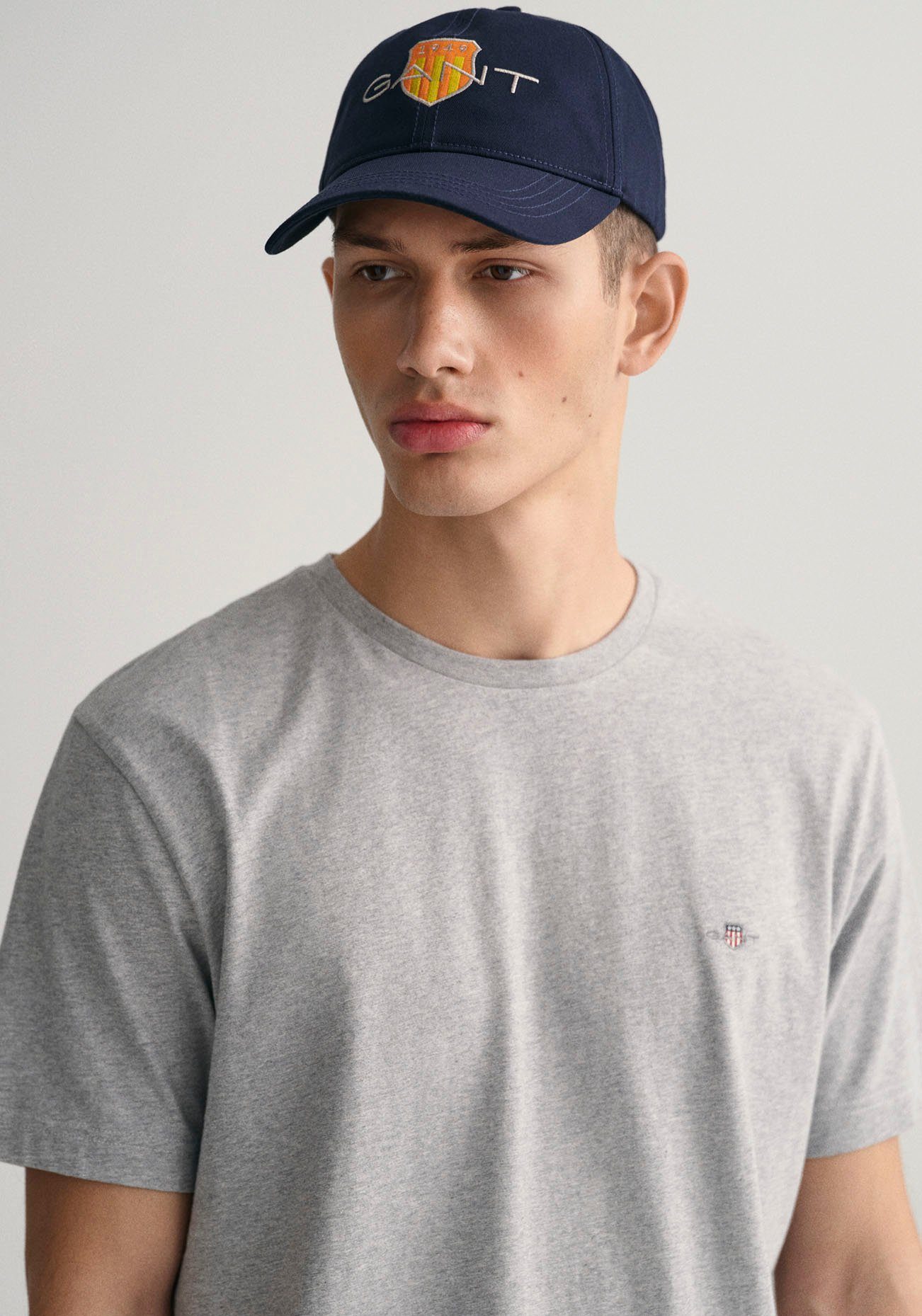 Gant T-shirt REG SHIELD SS T-SHIRT met logoborduursel op borsthoogte