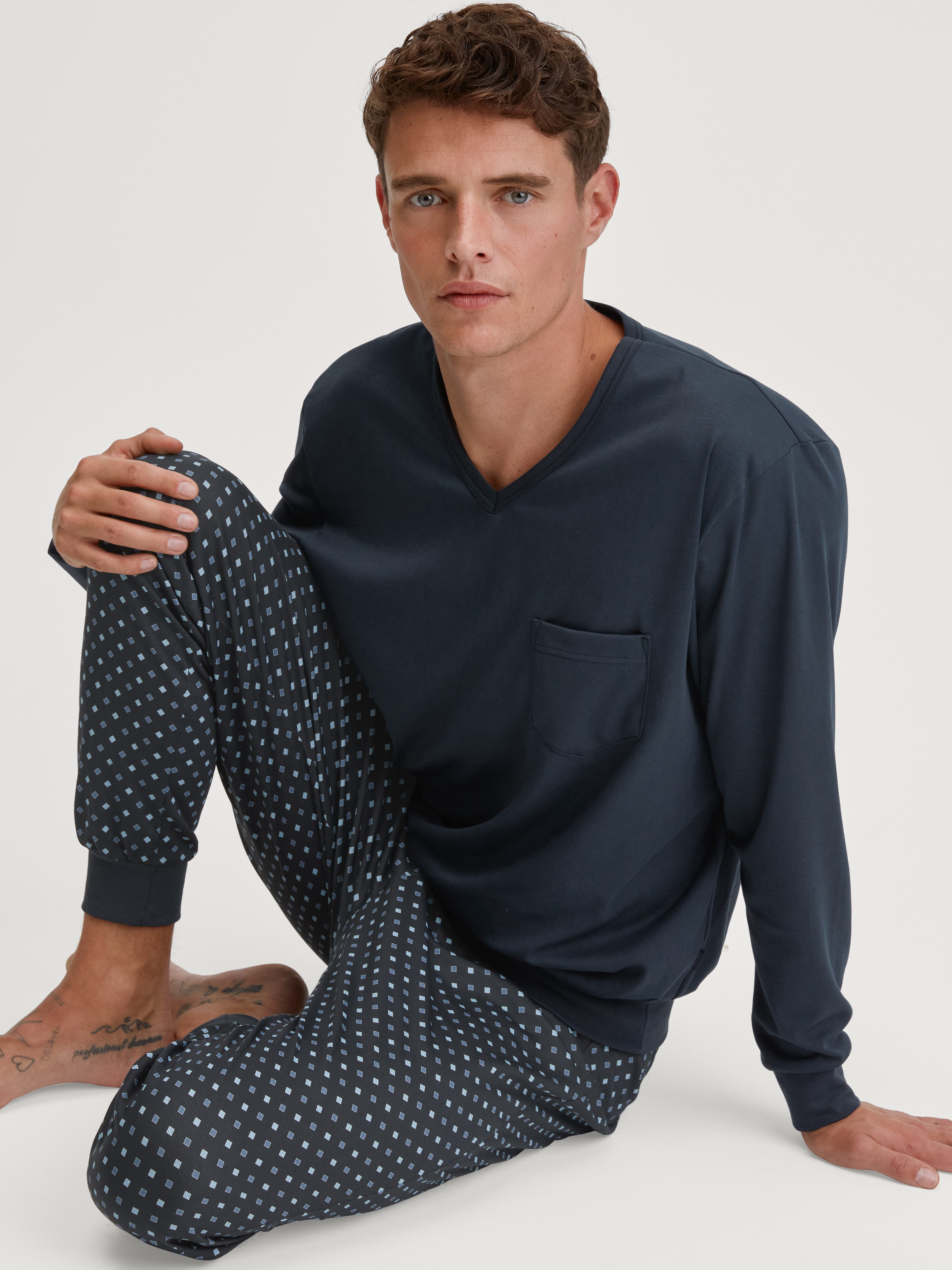 CALIDA Pyjama Relax Streamline met v-hals en boorden (2-delig)