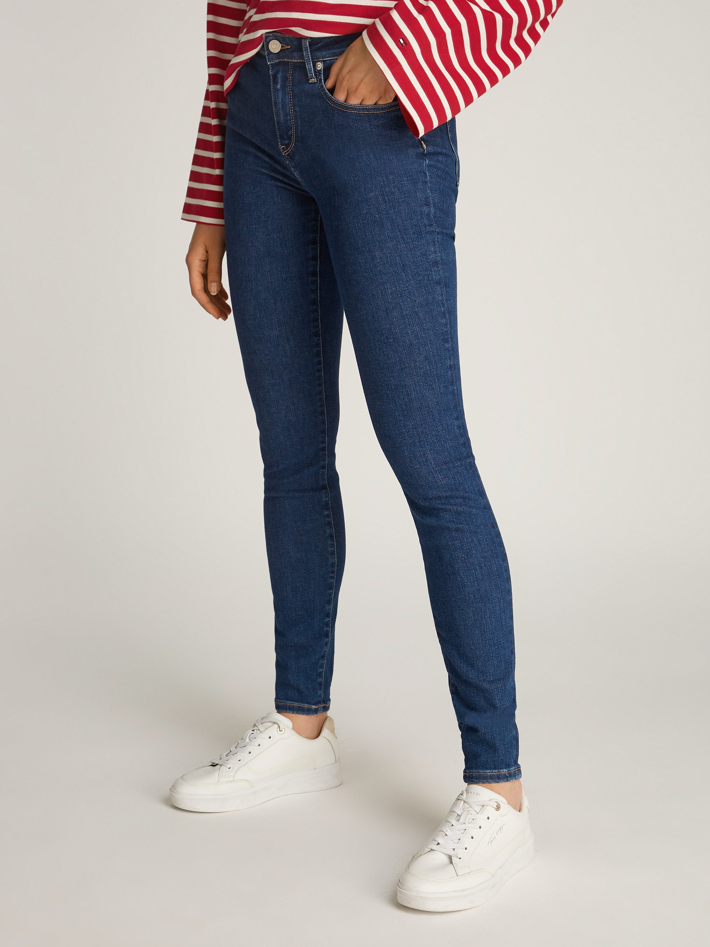 Tommy Hilfiger Skinny fit jeans COMO Skinny Regular Waist met logo-badge, in enkel-lengte